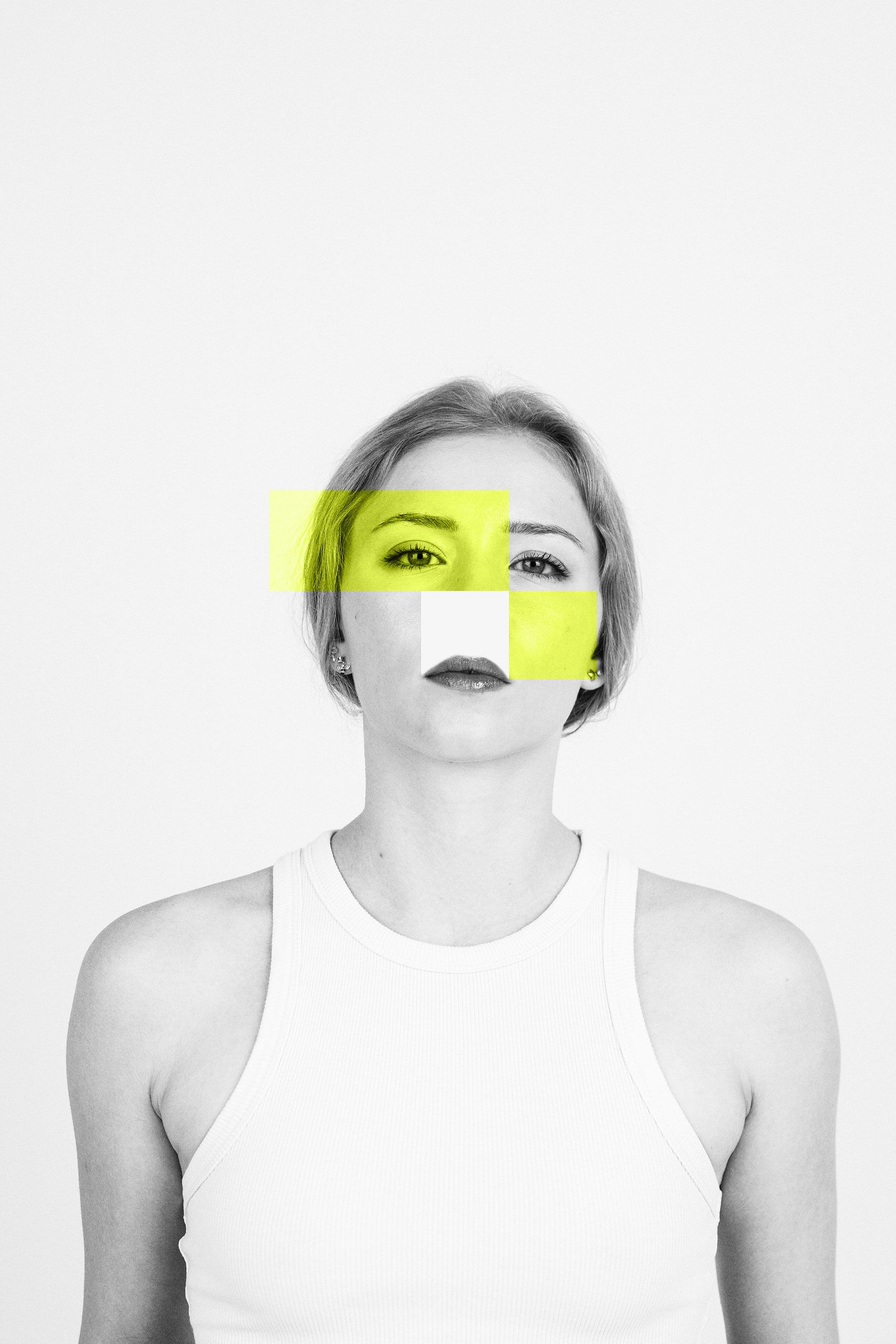Grafisches Portrait: Annette in Schwarzweiß, überlagert von Lime-Farbflächen als Design-Ebene.
