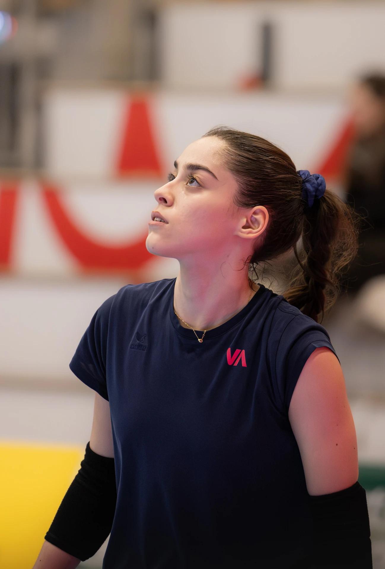 Laura Bergmann (NLZ Volleyball Academy Zürich) im Mittelblock, NLA-Frauen-Spiel gegen VC Kanti Schaffhausen.