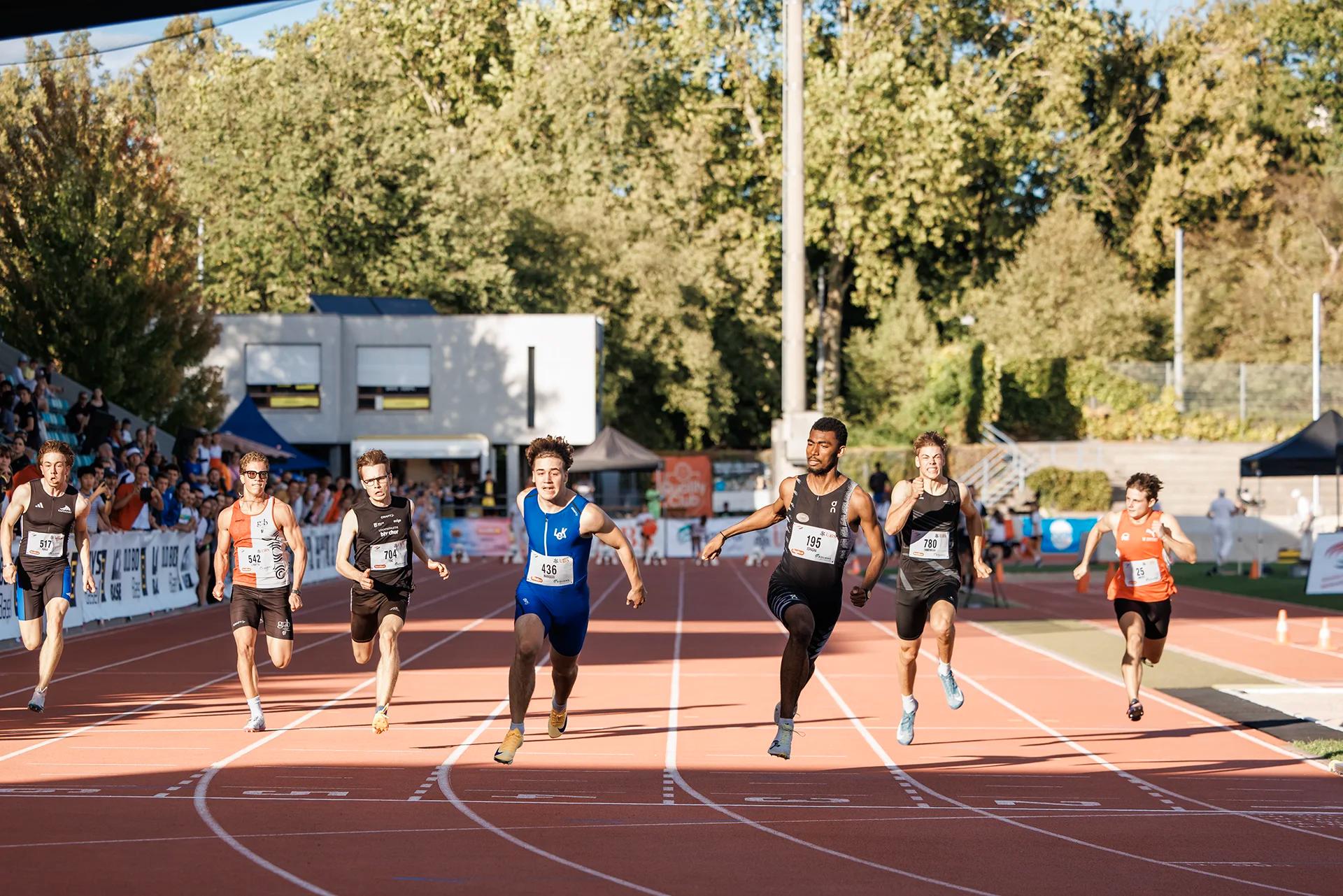Finallauf über 100 m der U20 Männer bei den Schweizer Meisterschaften U20/U23 2026 im Stadion Schützenmatte in Basel.