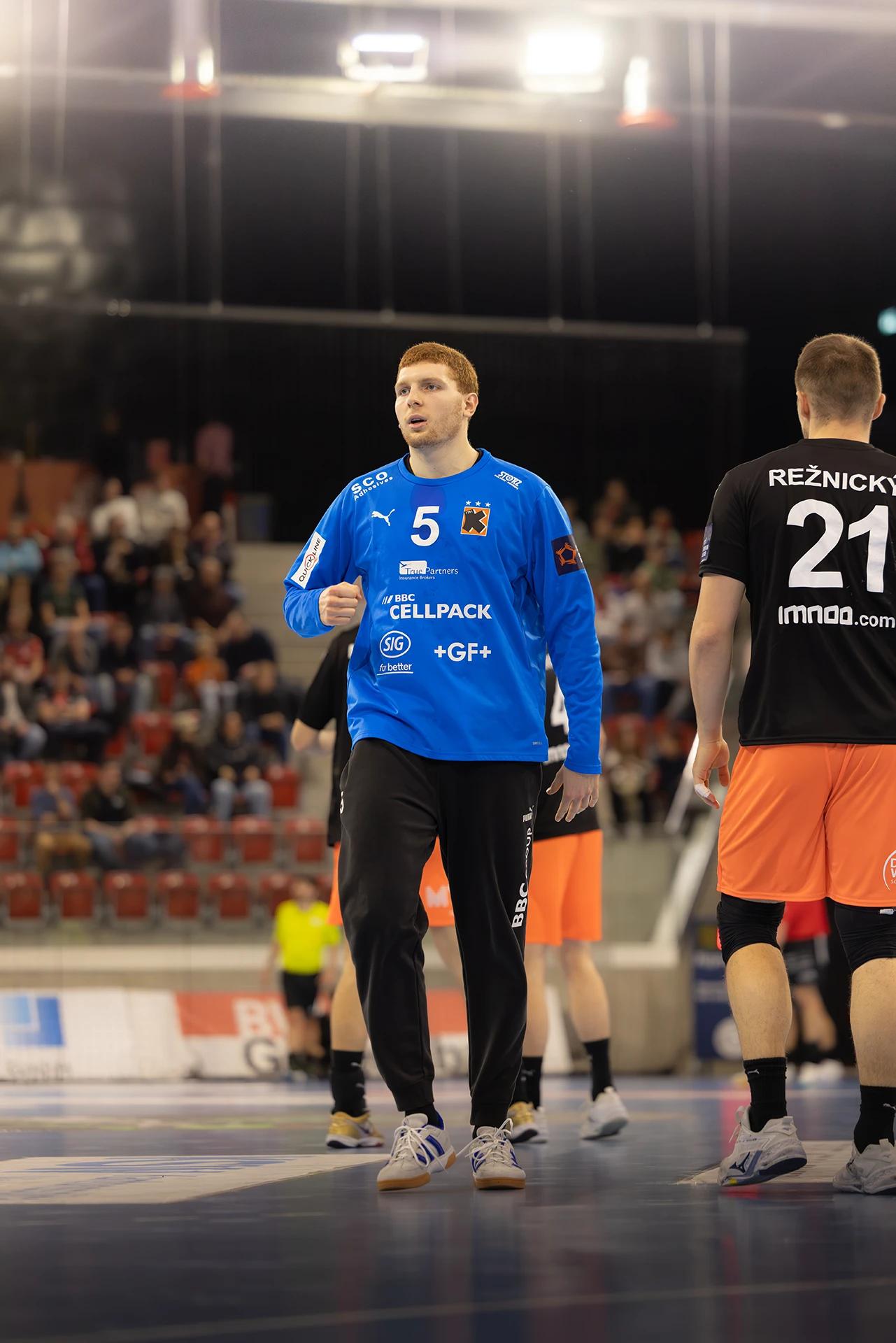 Leon Bergmann (Kadetten Schaffhausen) im Tor, QHL-Spiel gegen Pfadi Winterthur.