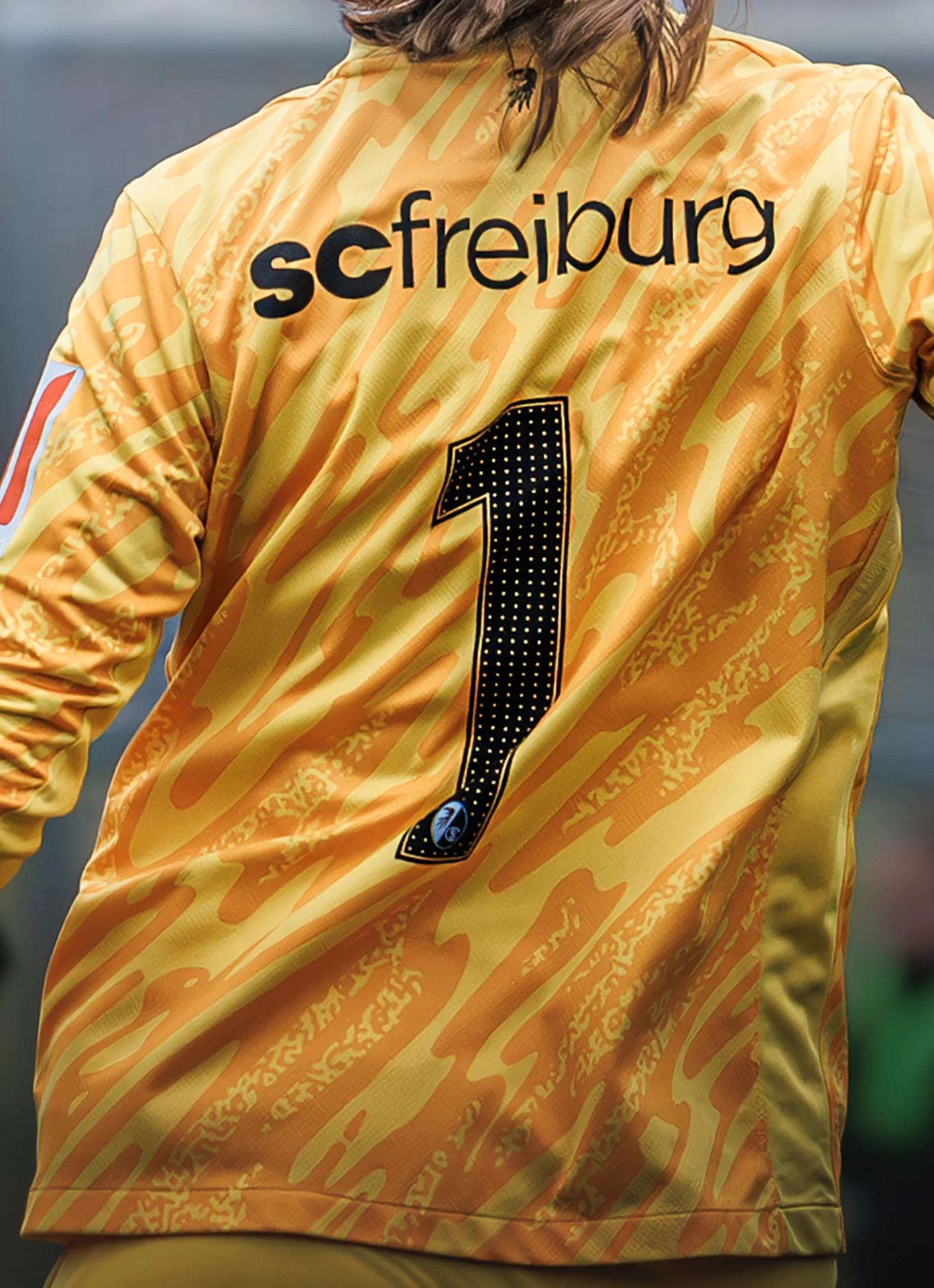 Lea Linsler (SC Freiburg U20) im Tor, Freundschaftsspiel gegen FC Aarau Frauen.
