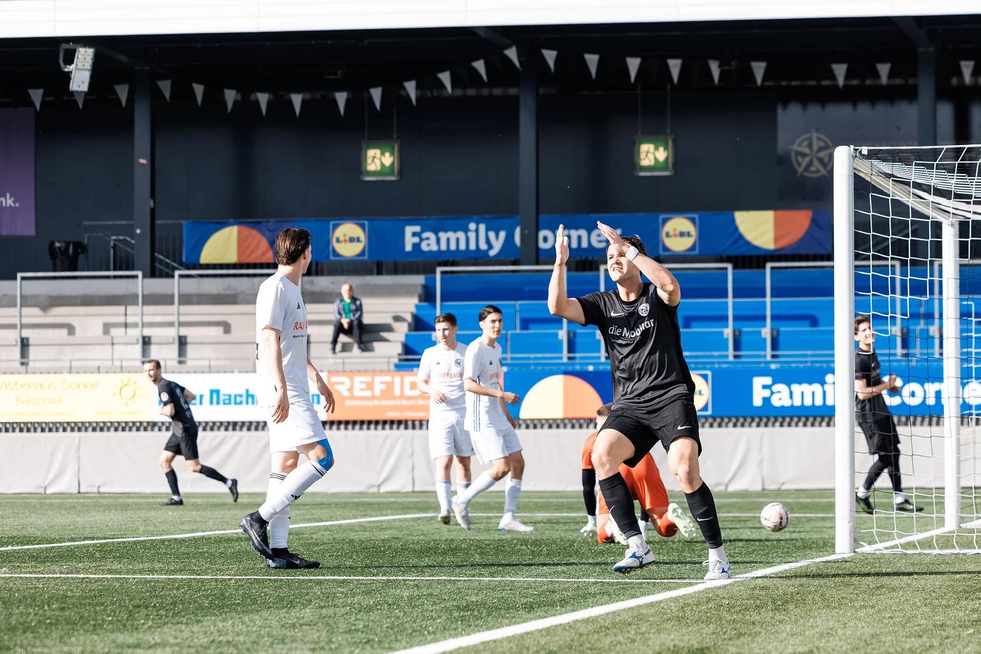 Marc Fischer (FC Seefeld Zürich) im offensiven Mittelfeld, 2.-Liga-interregional-Spiel gegen FC Wil 1900 II.