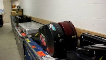 Every instrument has to be unloaded and set up. (Photo: Michael Lutch)