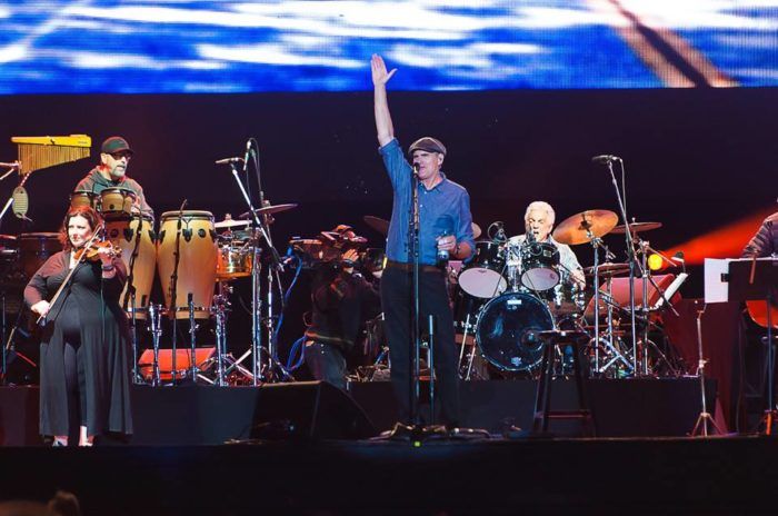 James and the band. (Photo: Lening Abdala)