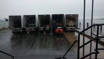 Rainy load in. (Photo: Chris Fulton)