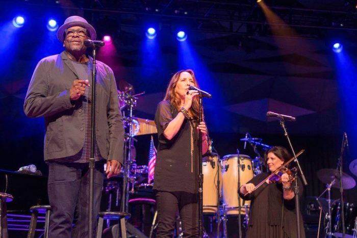 Backup singers Arnold McCuller, Kate Markowitz and Andrea Zonn. (Photo: Michael Lutch)