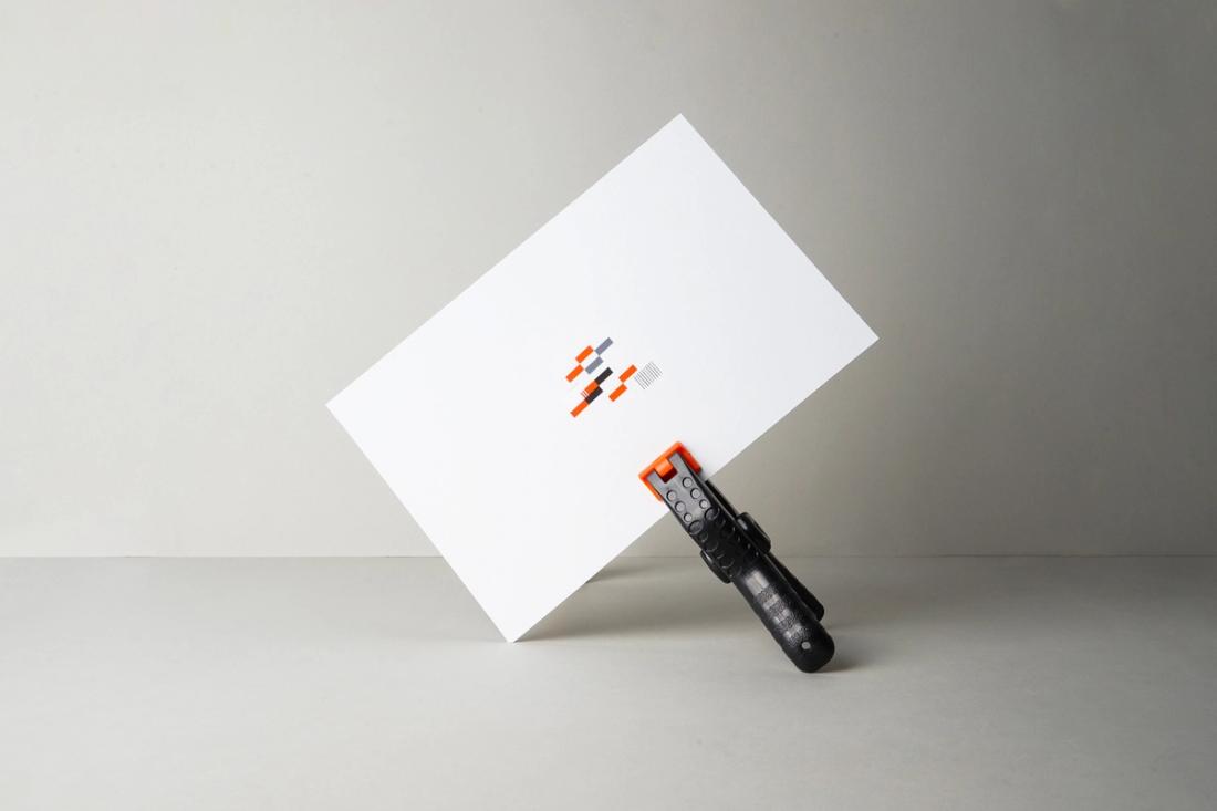 Bruker: identity image 9