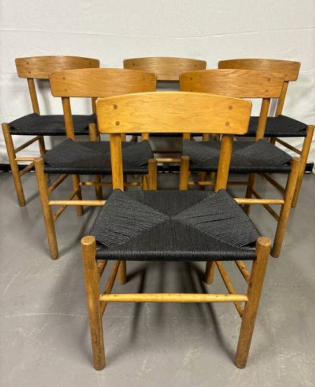 J39 Folkestolen i eik med sort flett – bilde 1