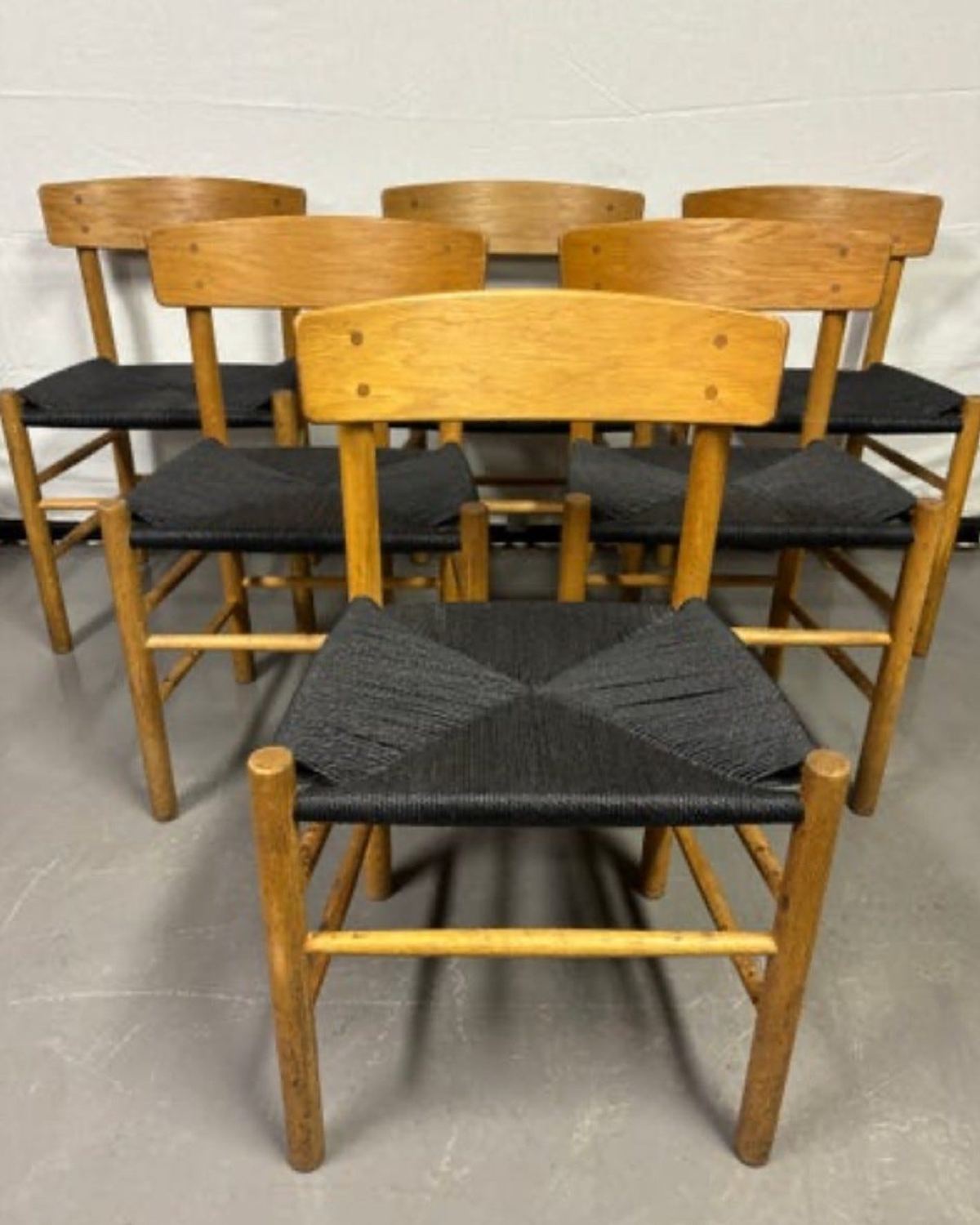 J39 Folkestolen i eik med sort flett – bilde 1