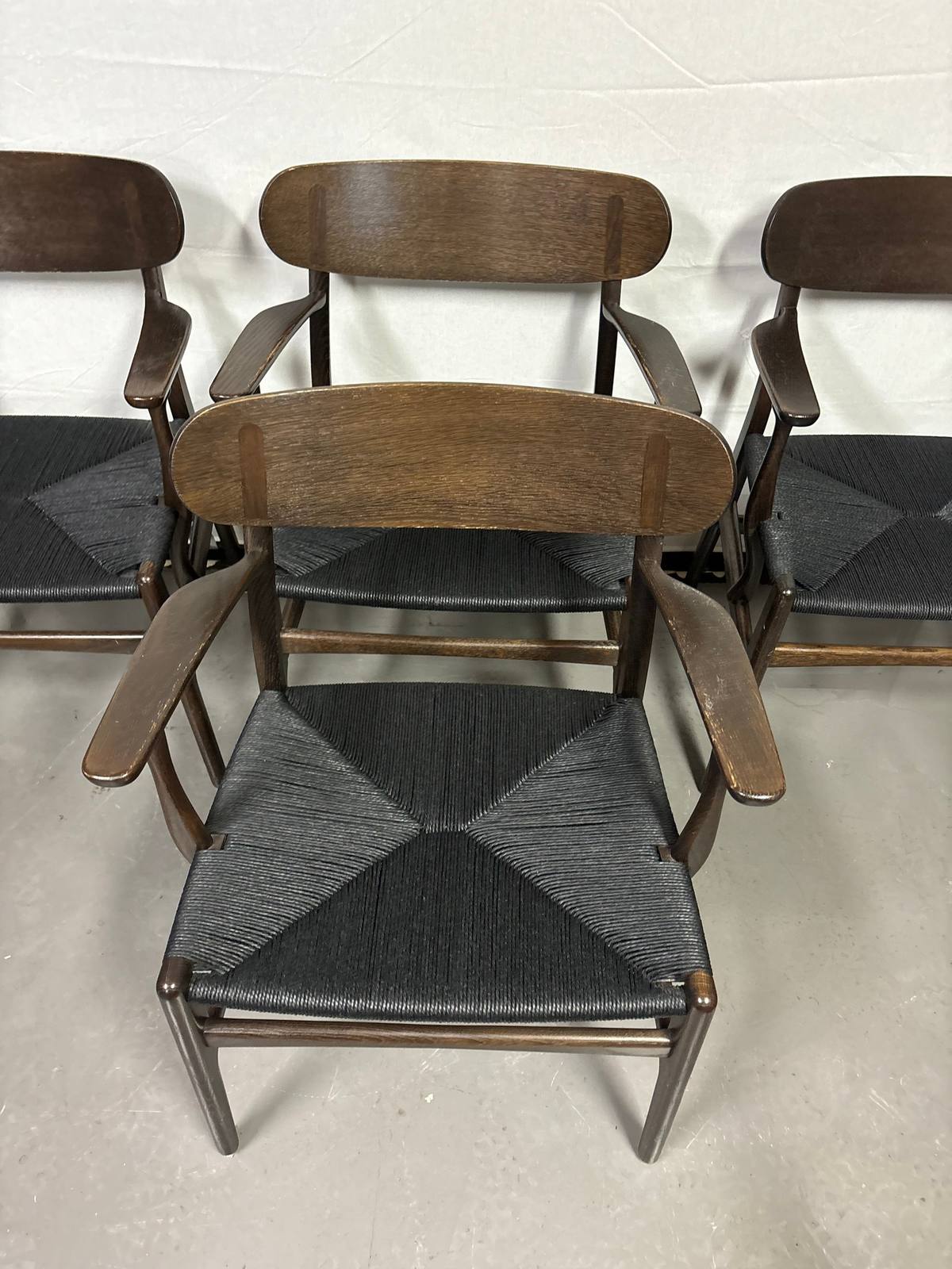 Hans J Wegner CH26 i mørk eik – bilde 5