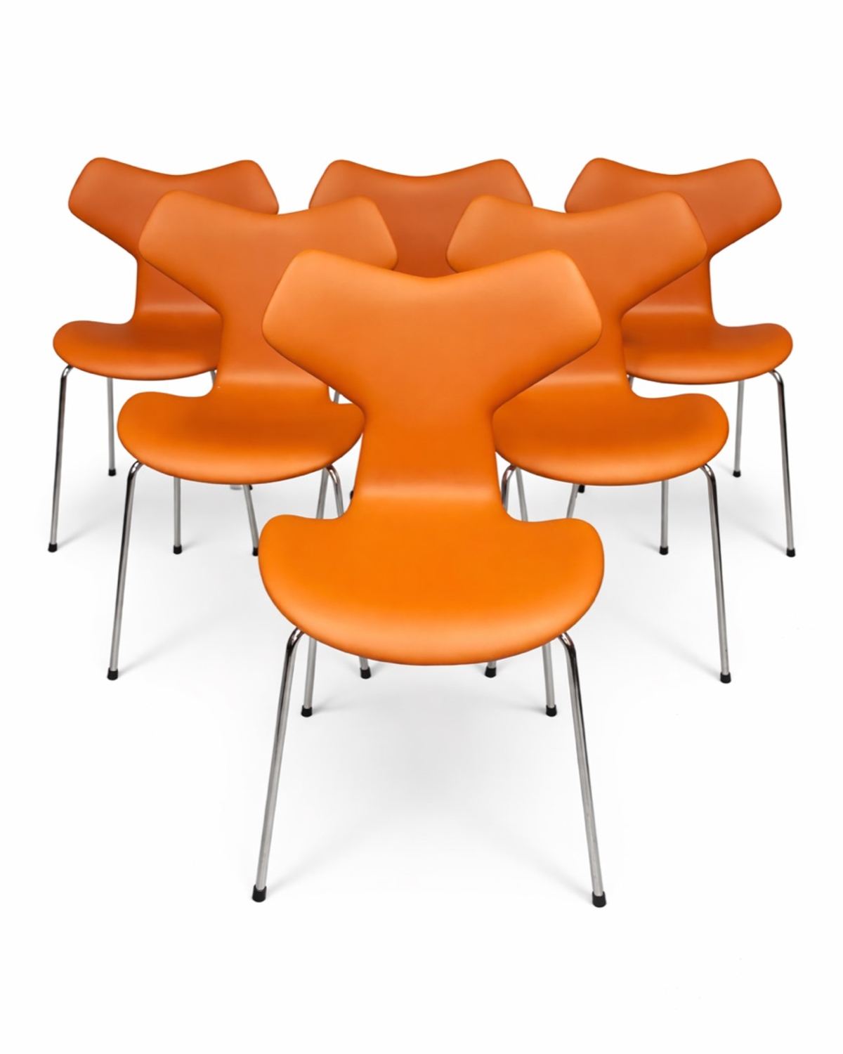 Grand Prix 3130, 6 stk., nypolstret i cognac semianilinskinn — Arne Jacobsen, fra arkivet