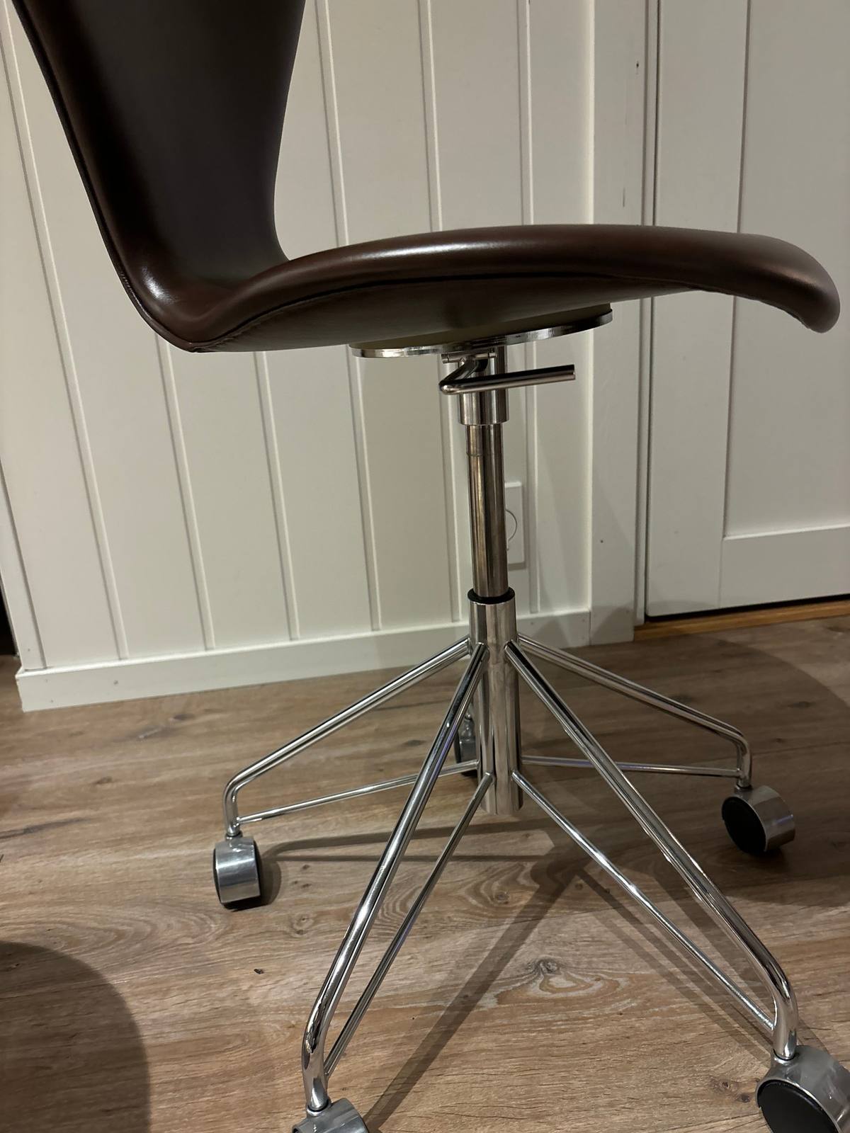 Dansk design Fritz Hansen 3117. Kontorstol – bilde 10