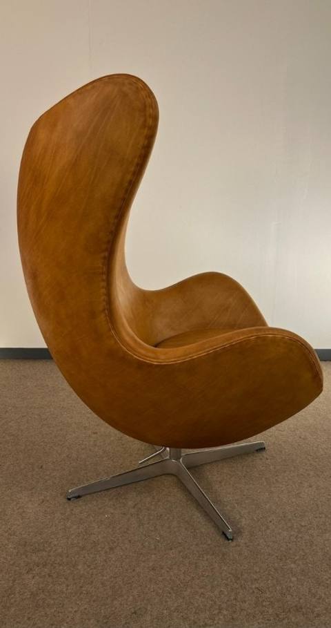 Fritz Hansen Arne Jacobsen Egg Stol cognac skinn – bilde 5