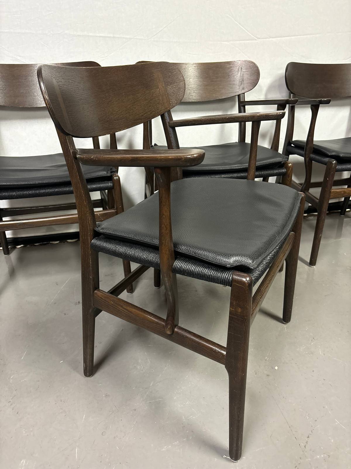 Hans J Wegner CH26 i mørk eik – bilde 8