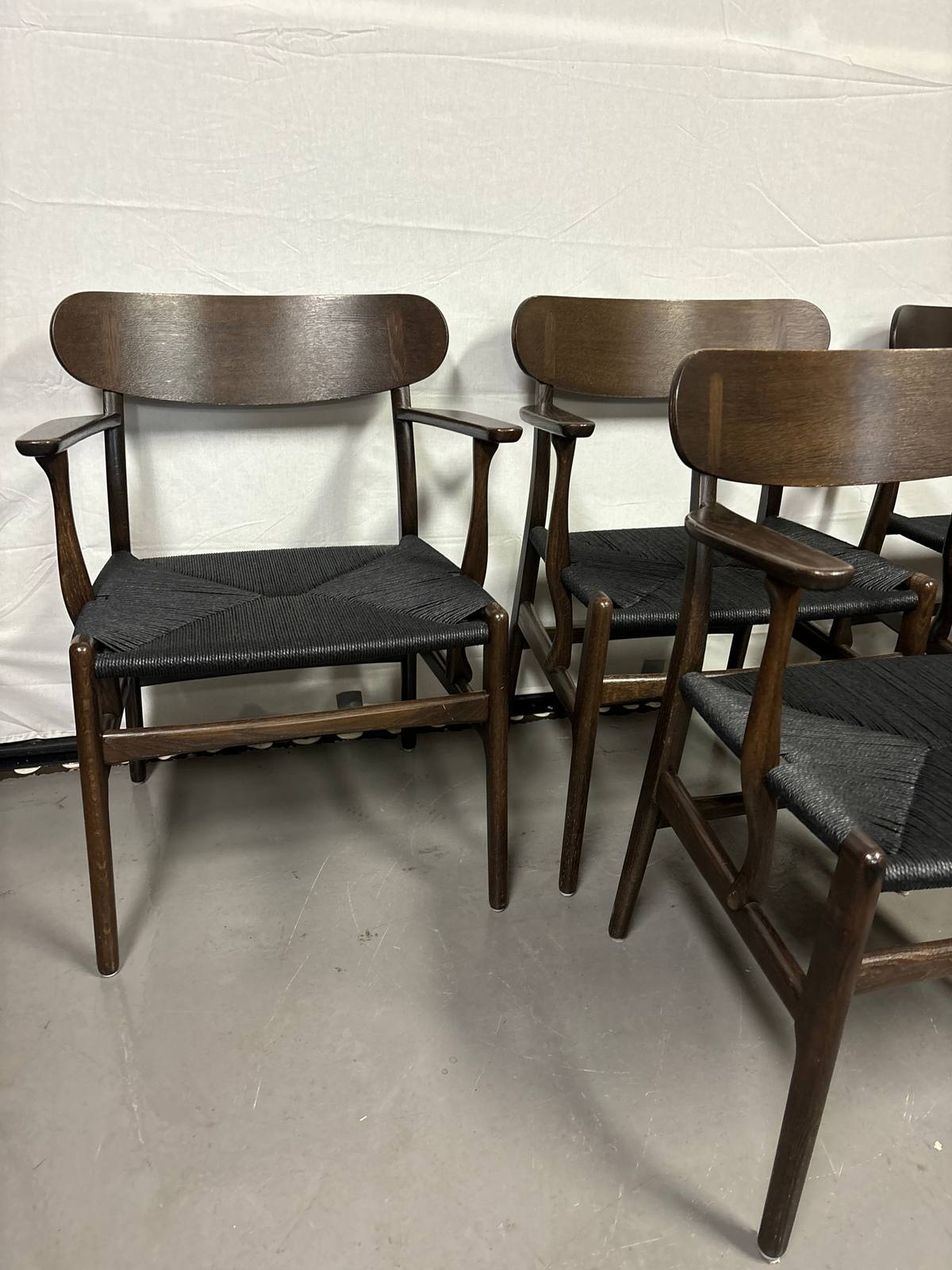 Hans J Wegner CH26 i mørk eik – bilde 2