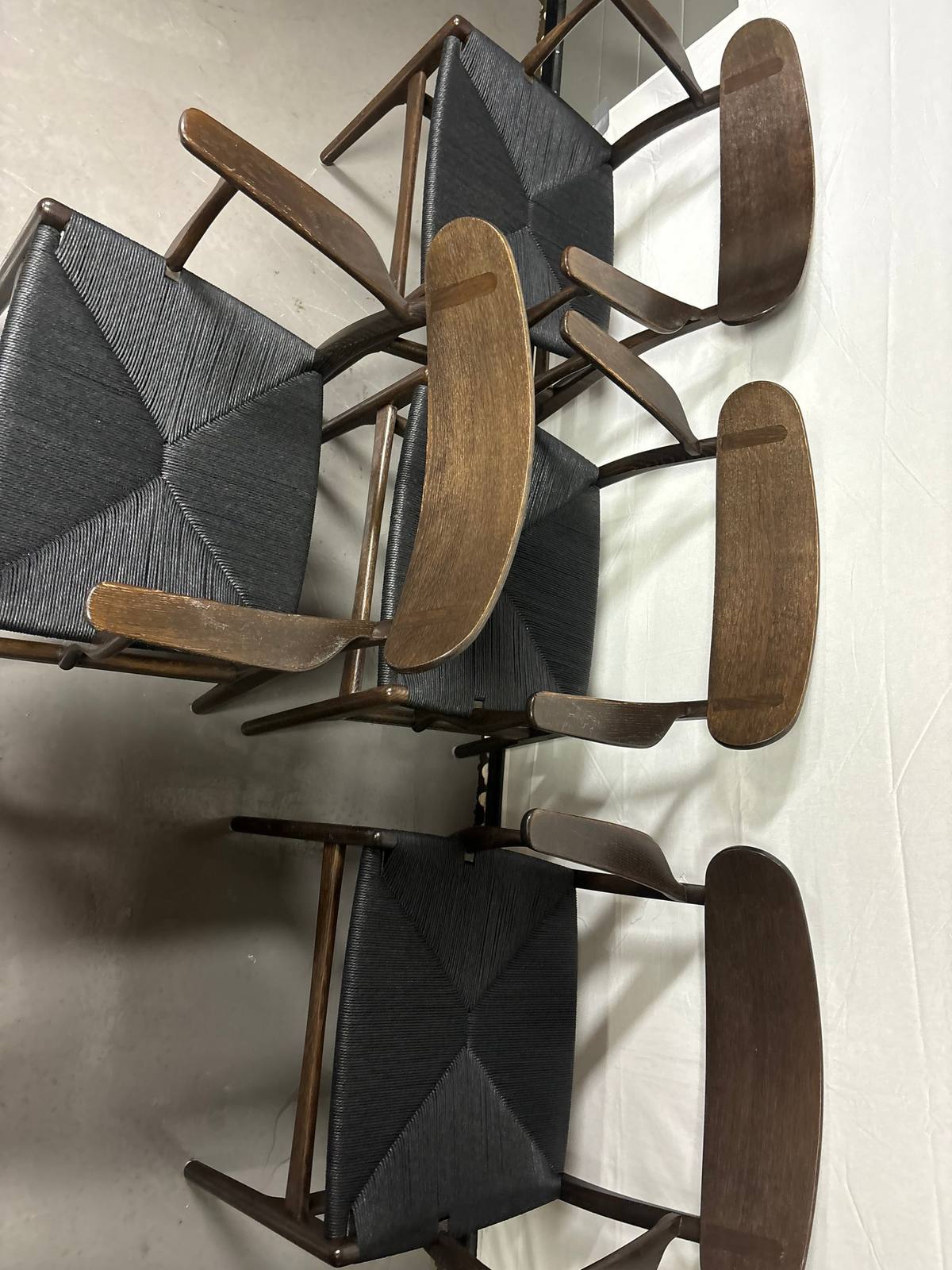 Hans J Wegner CH26 i mørk eik – bilde 4