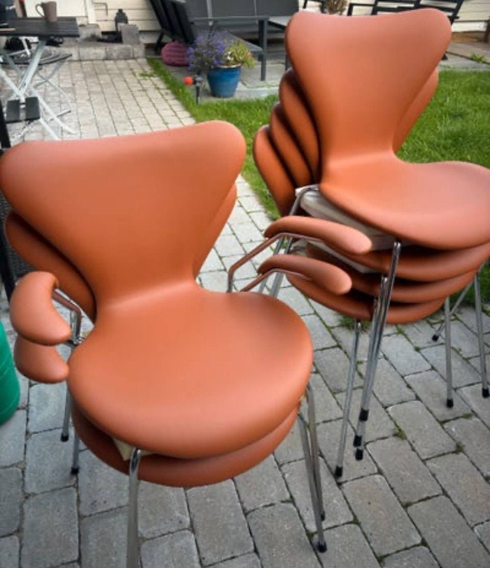 Fritz Hansen/ Arne Jacobsen 3107/3207 – bilde 12
