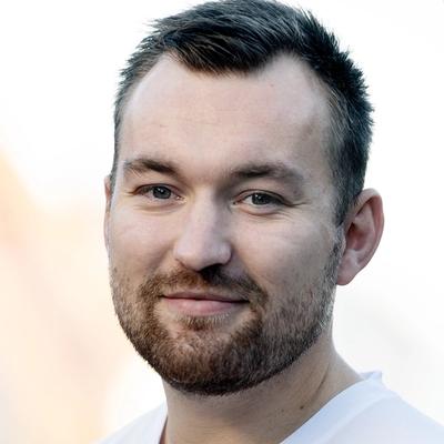 /user-icon.svg