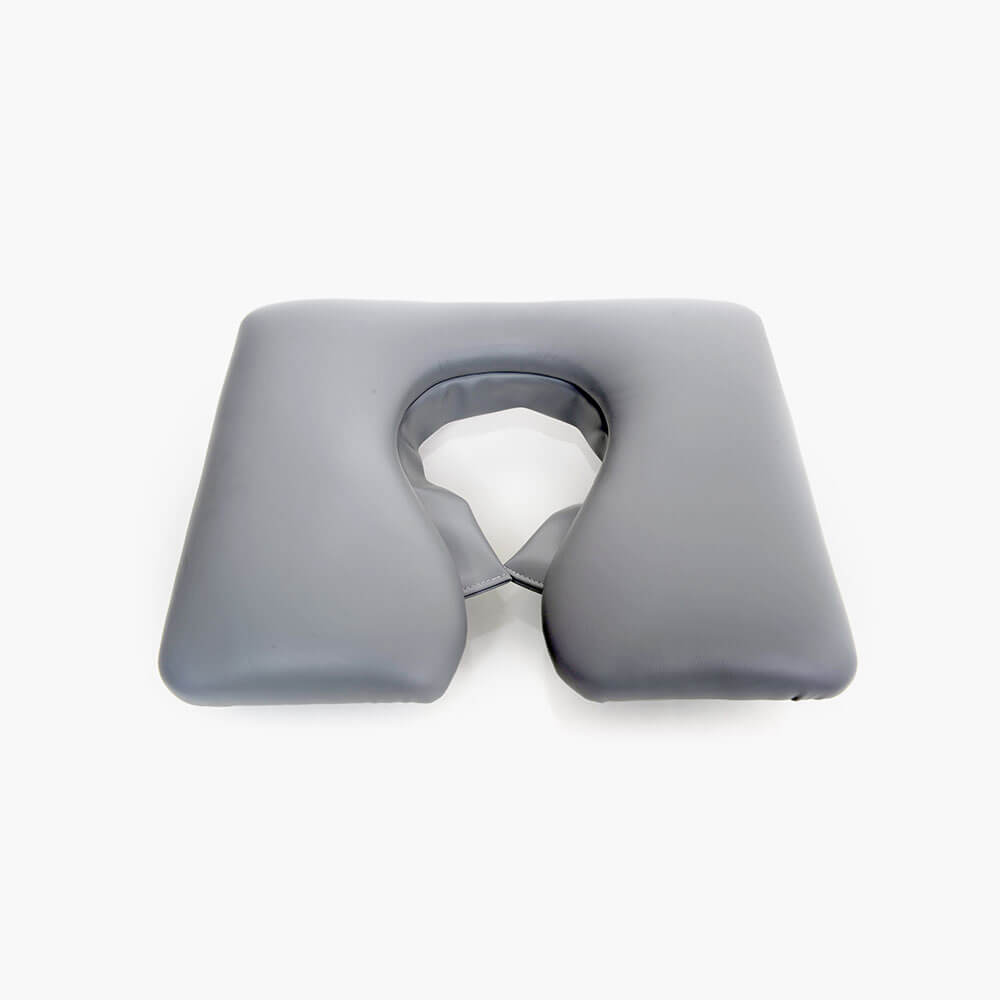Horseshoe seat with skirt