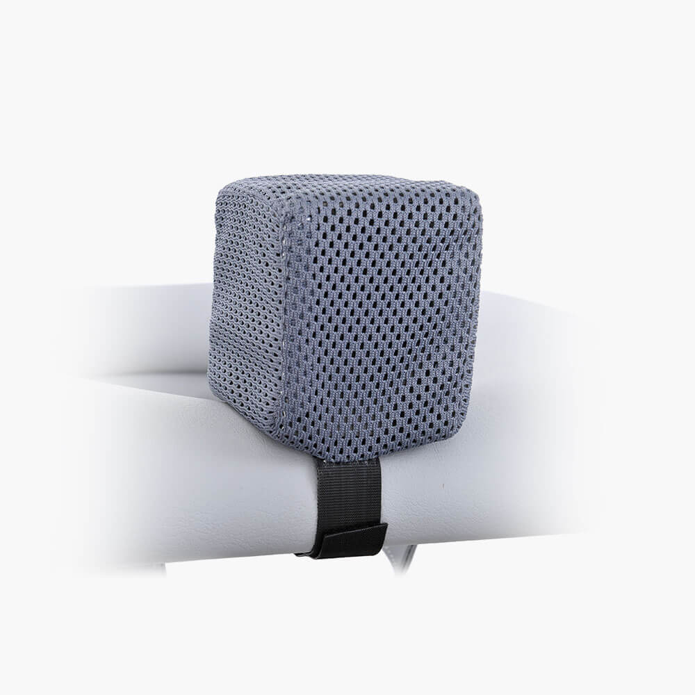 Wedge pommel