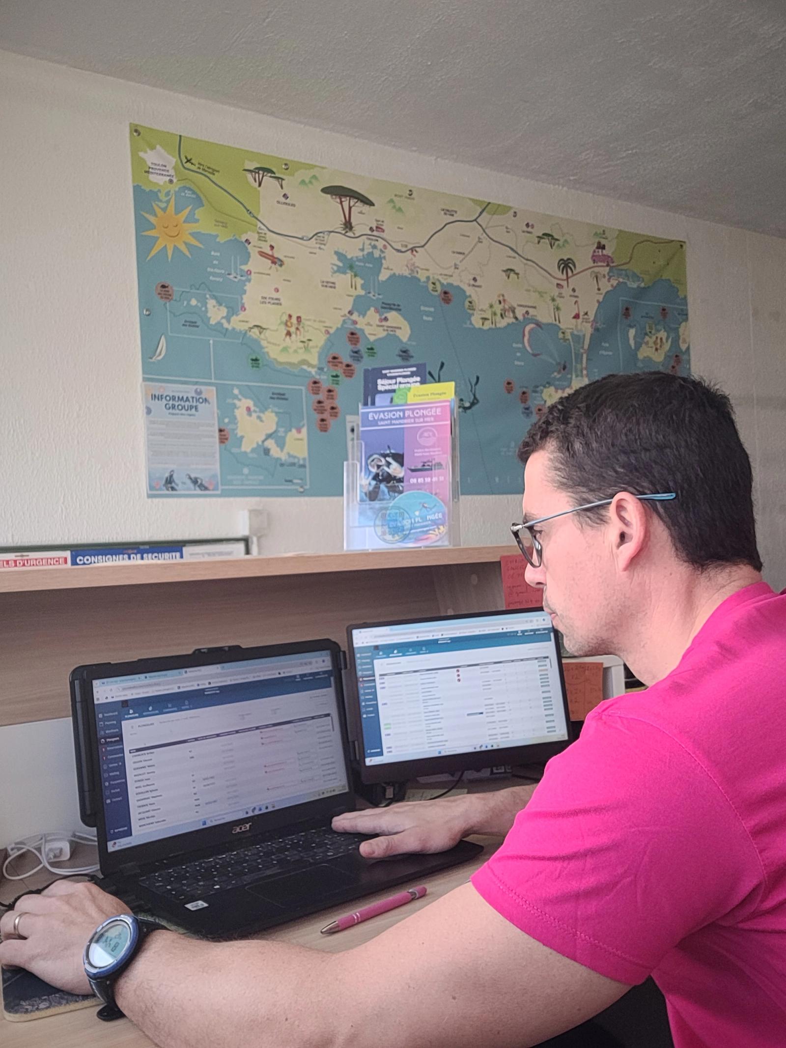 Nicolas sur un écran Mabadive