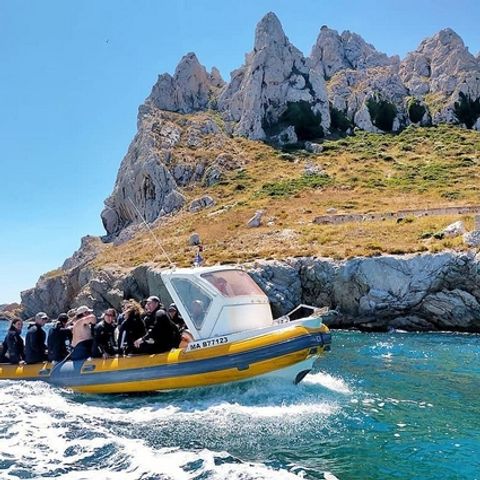 L’équipe de Le Bateau Jaune