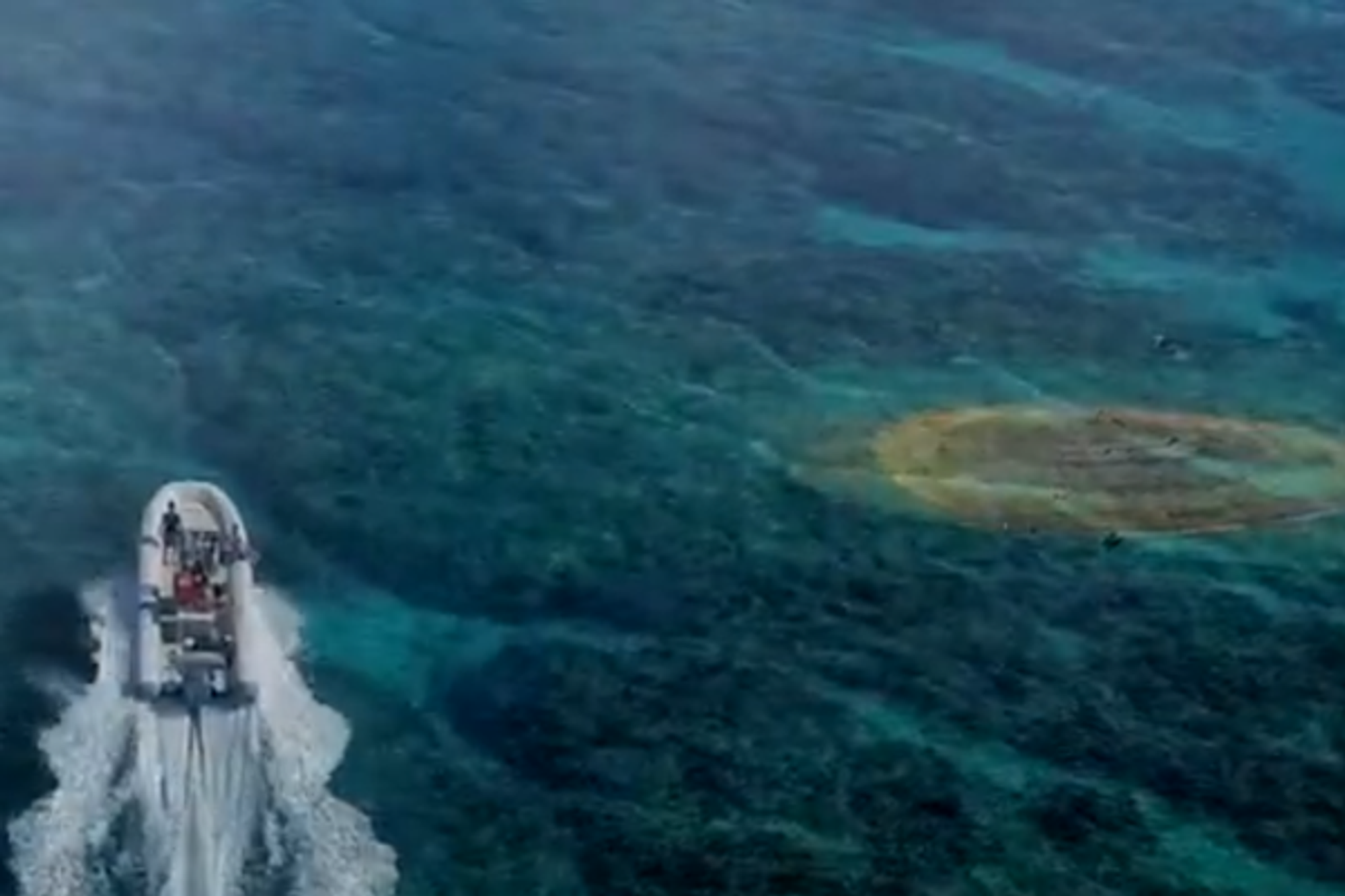 Le Zodiac de Nautlius, sur le lagon de Mayotte