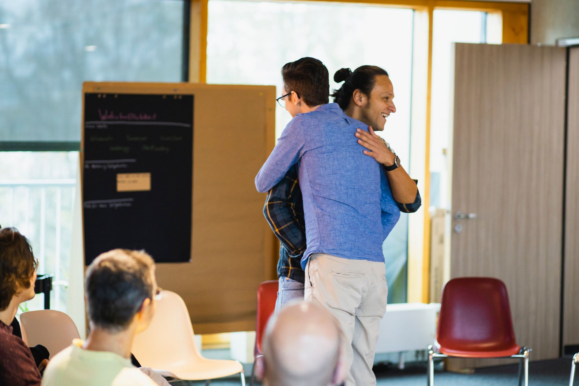 App Entwicklung: Agentur - Team feiert Launch