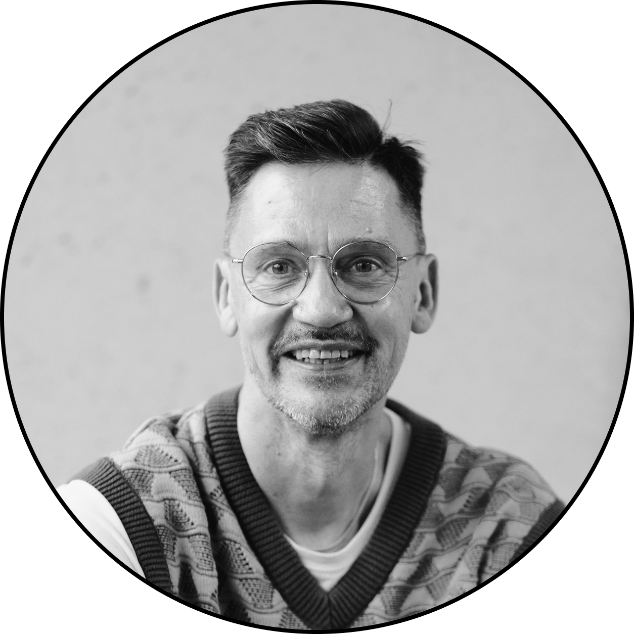 Frank von mindmatters – persönlicher Kontakt für eure Softwareprojekte Porträtfoto von Thomas – Ansprechpartner für Prozessbegleitung bei mindmatters