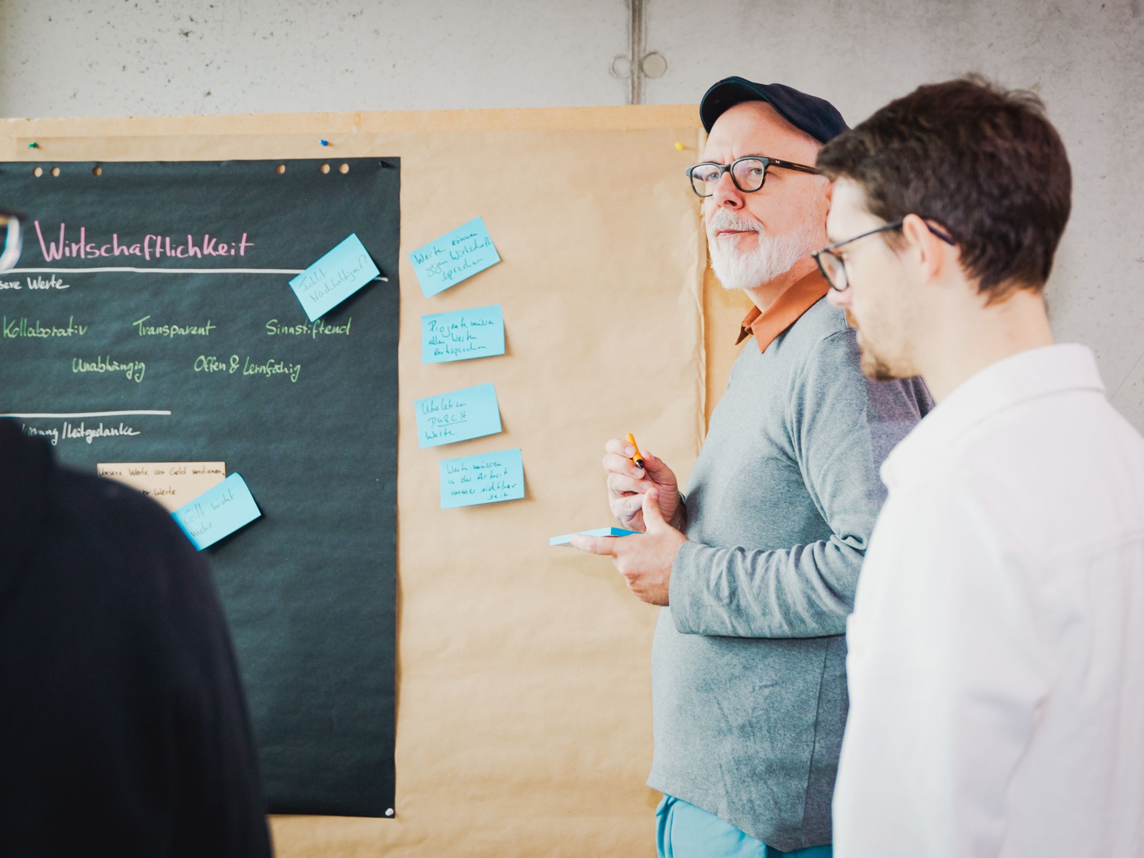 Agile Webagentur: Workshops für digitale Lösungen mit Kundenteams Webentwicklung mit direkter Zusammenarbeit: mindmatters moderiert kundenzentrierte Workshops