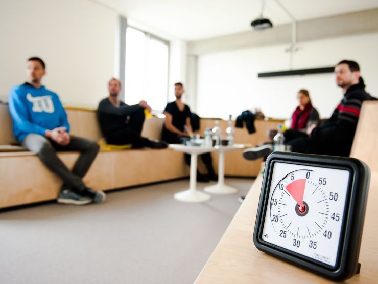 Bild eines Meetings mit einer Timebox