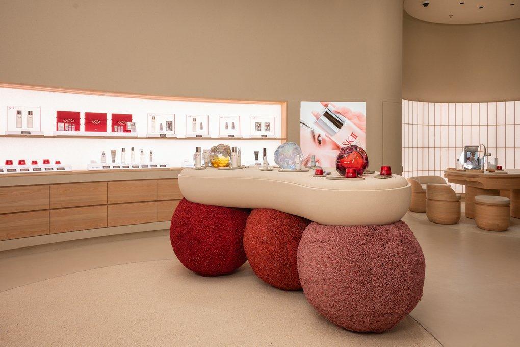 Product Discovery Area - dry garden aesthetics with gradient spheres and glass crystal art