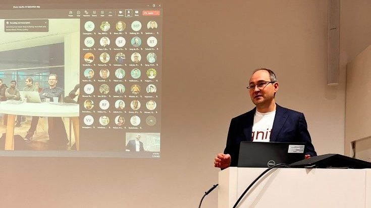 Oleksandr Syntik hosting the first Xploration Day of Rabobank.