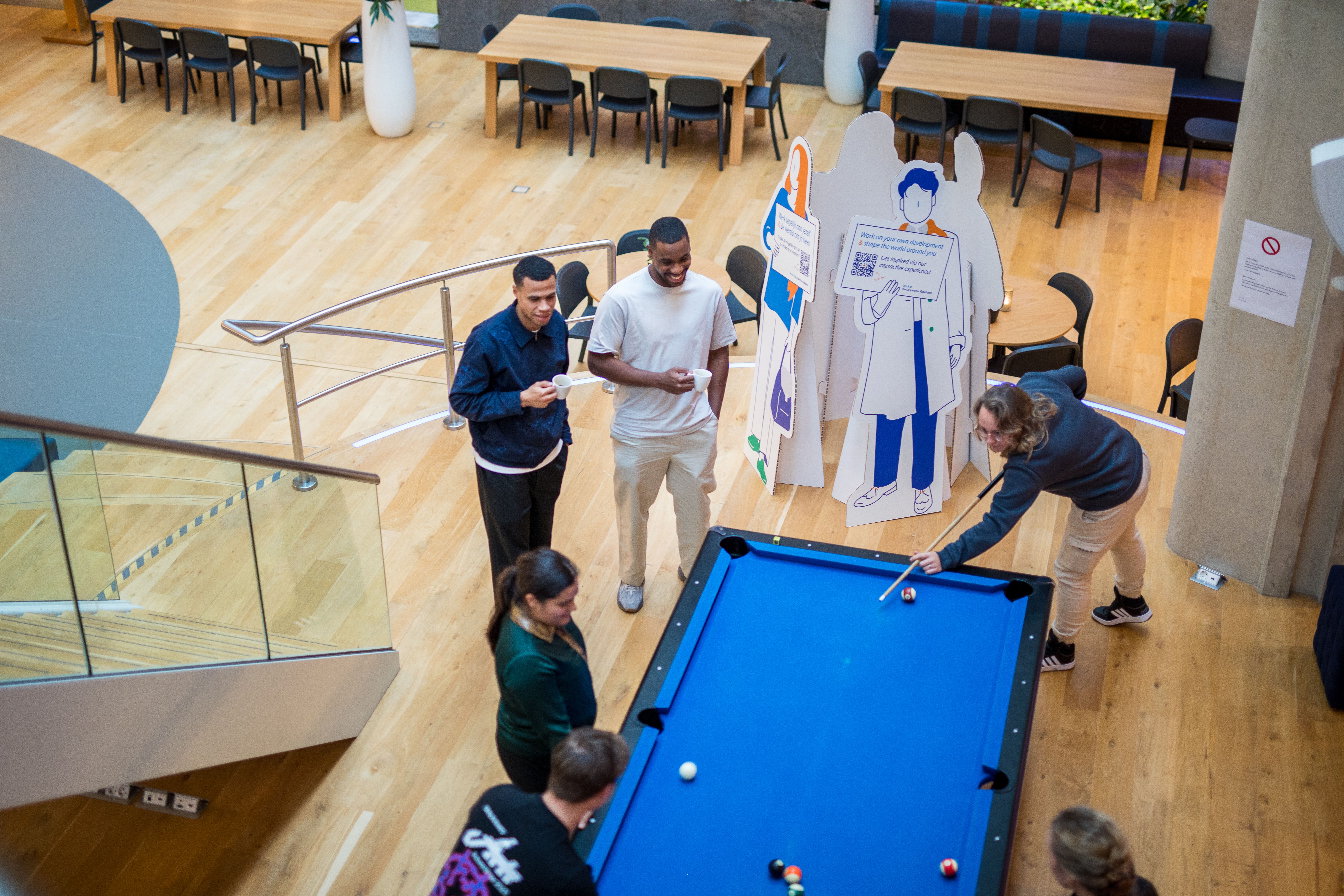 Collega's aan het poolen