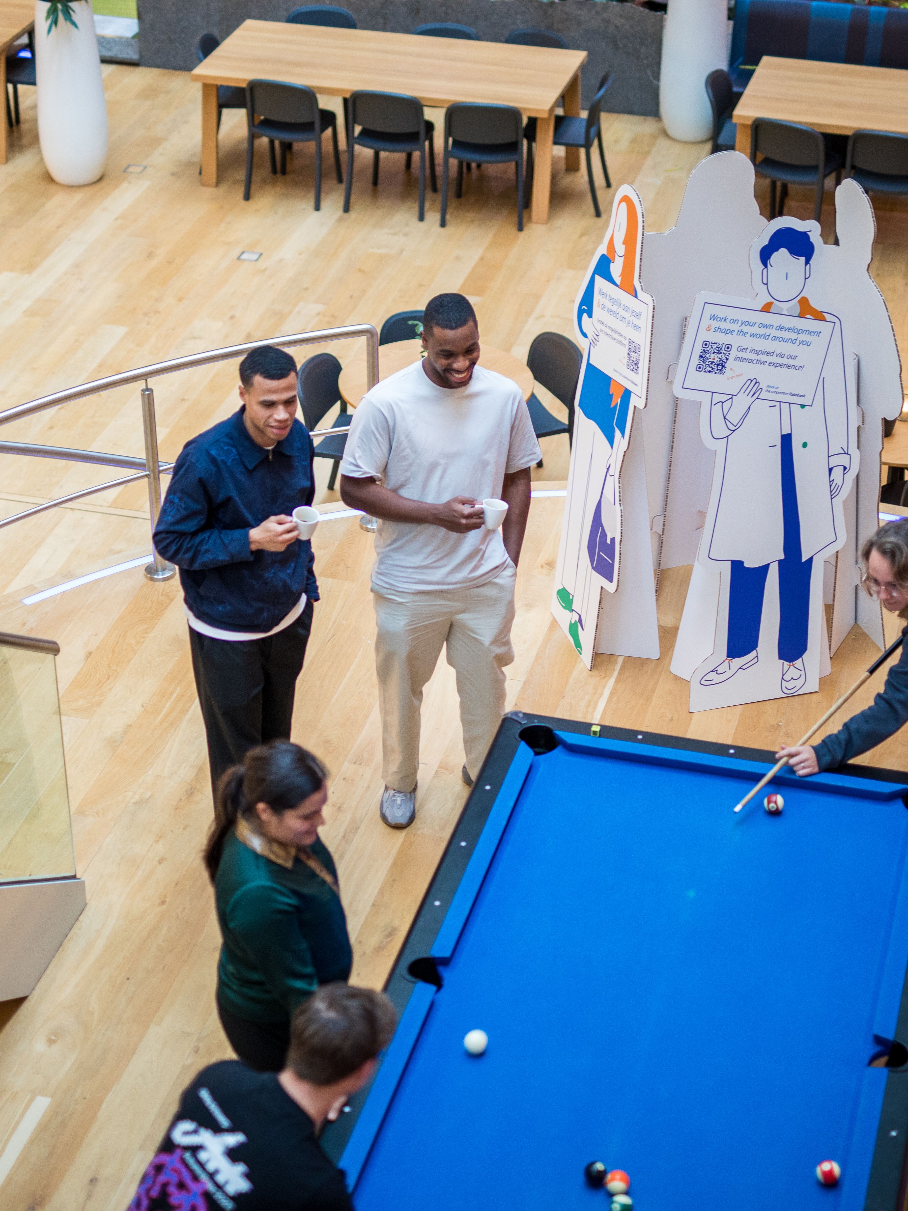 Collega's aan het poolen