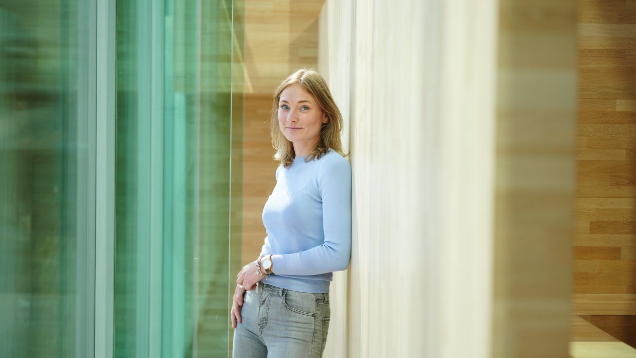 Nina Bussman - poseert