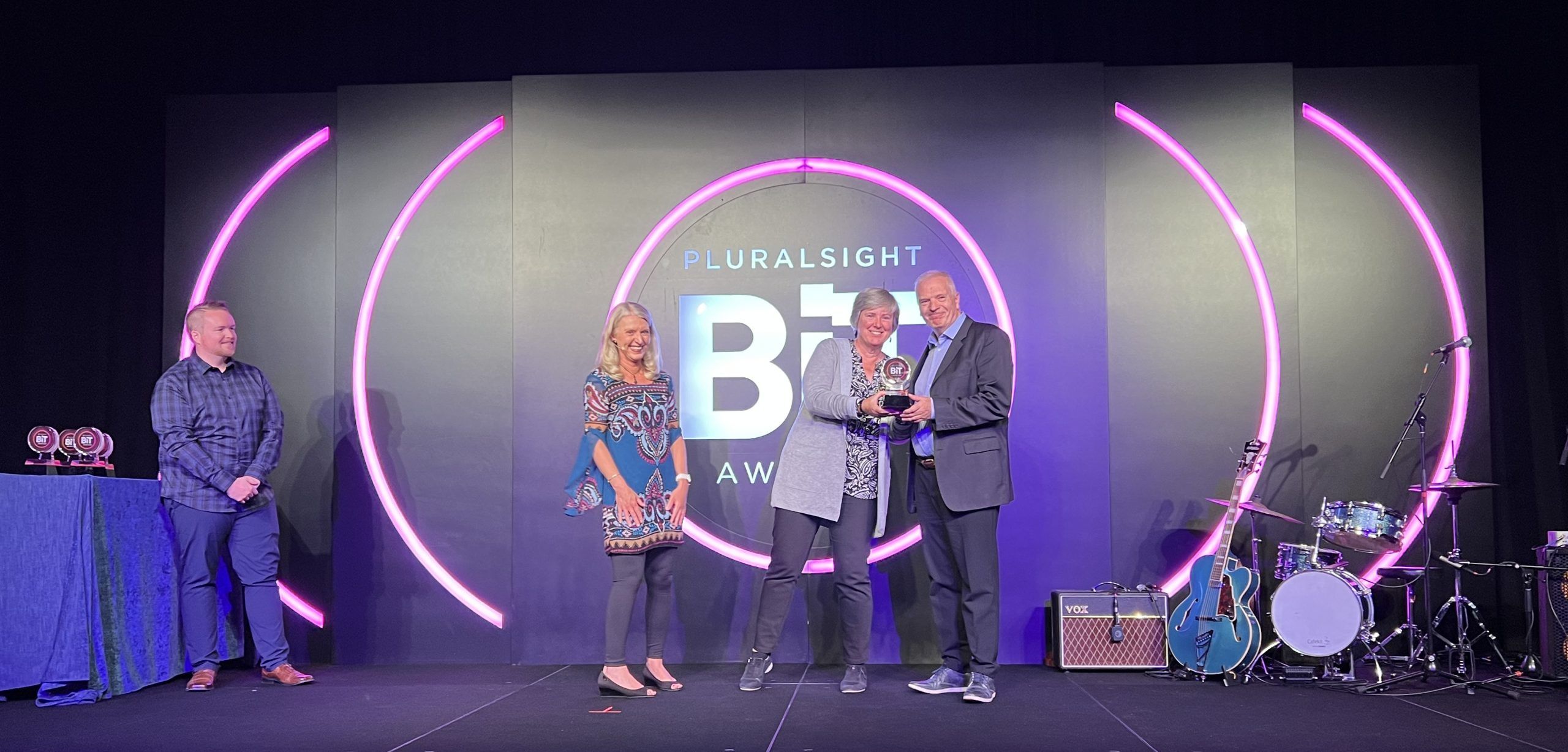 Paul Hoogendijck and Alexandra Fonville are receiving the Best in Tech Award for ‘Culture of Continuous Learning’ in October 2022 in Salt Lake City, Utah.