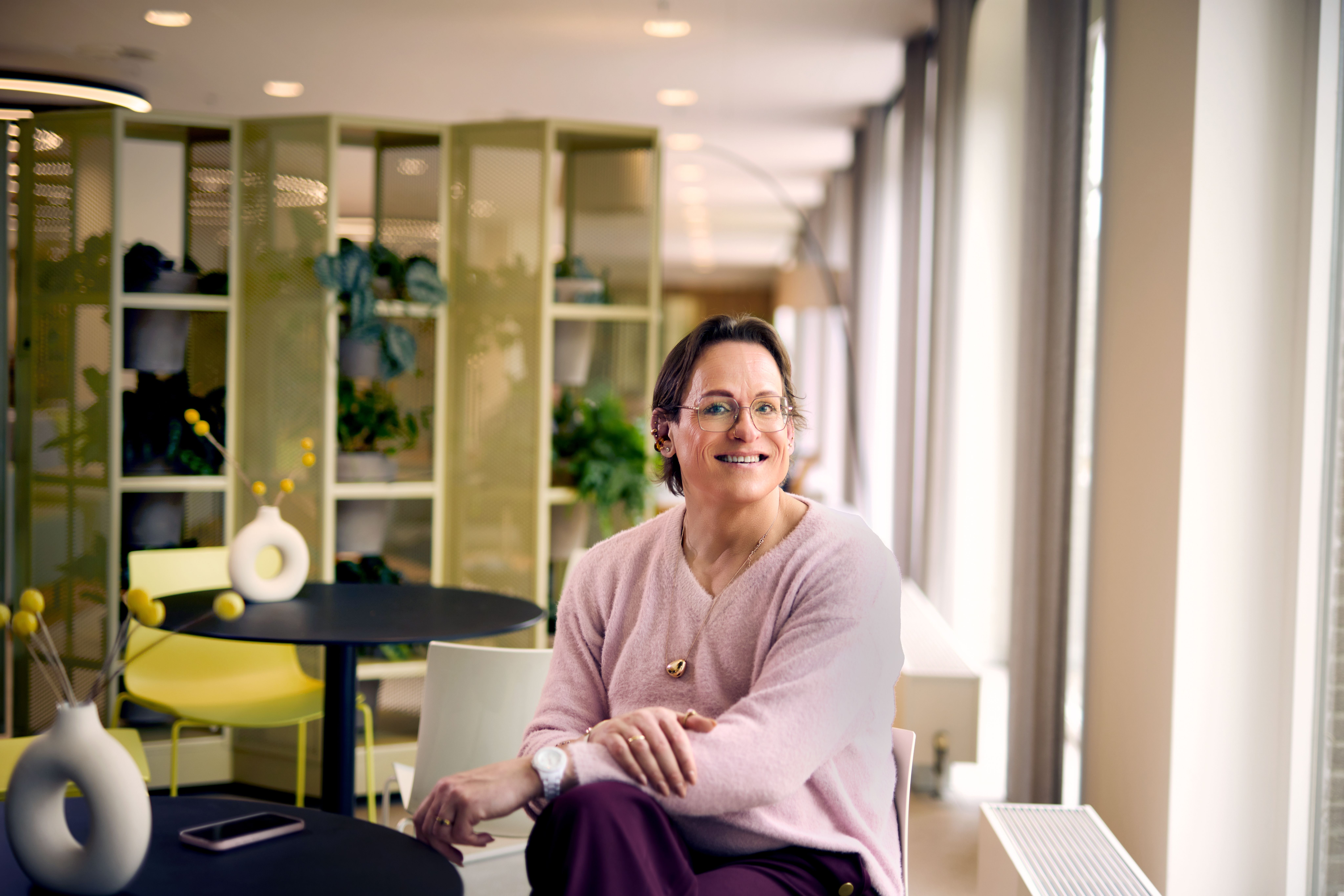 Jo-Ann op kantoor Rabobank