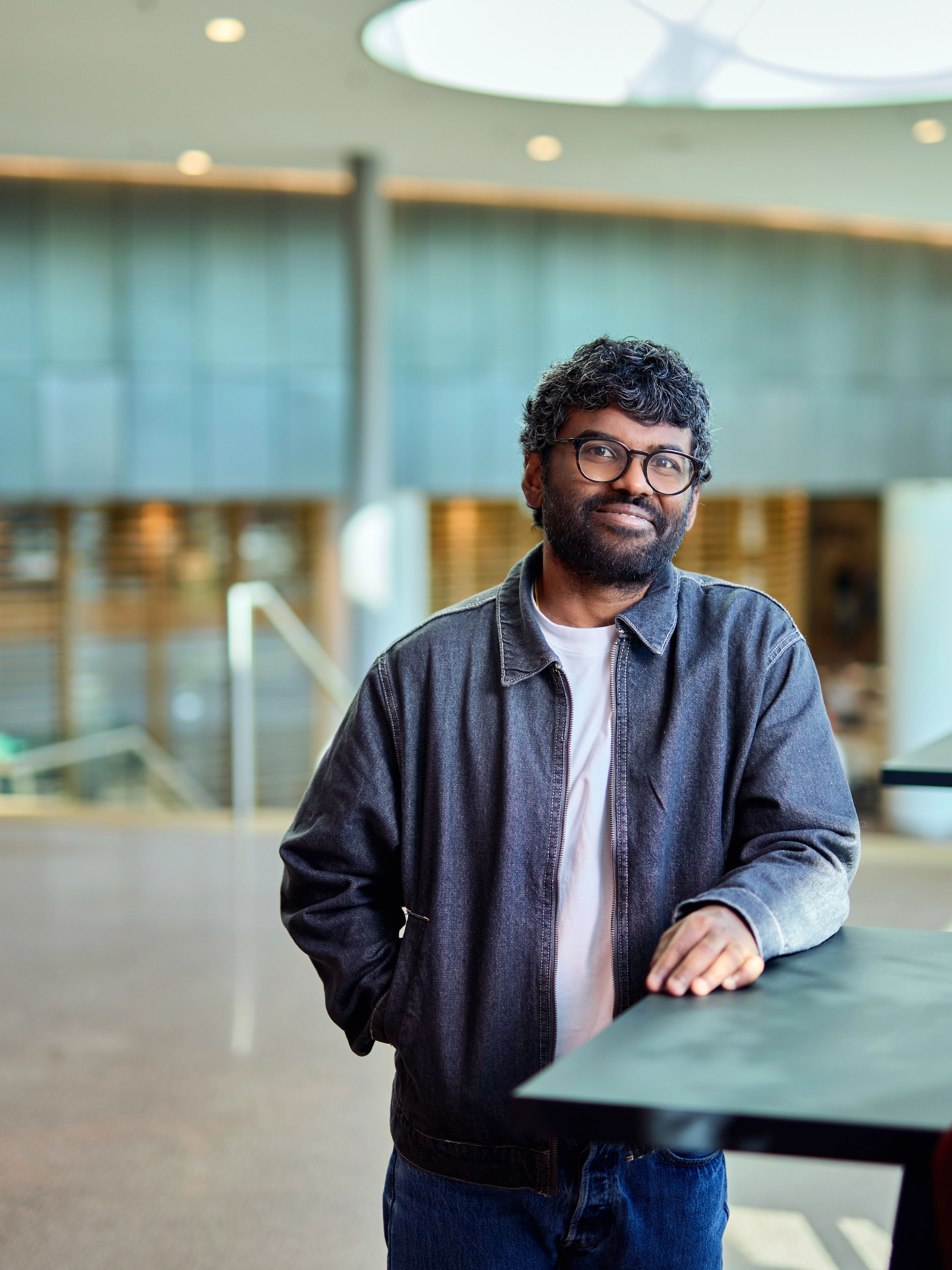 Raghu op het kantoor