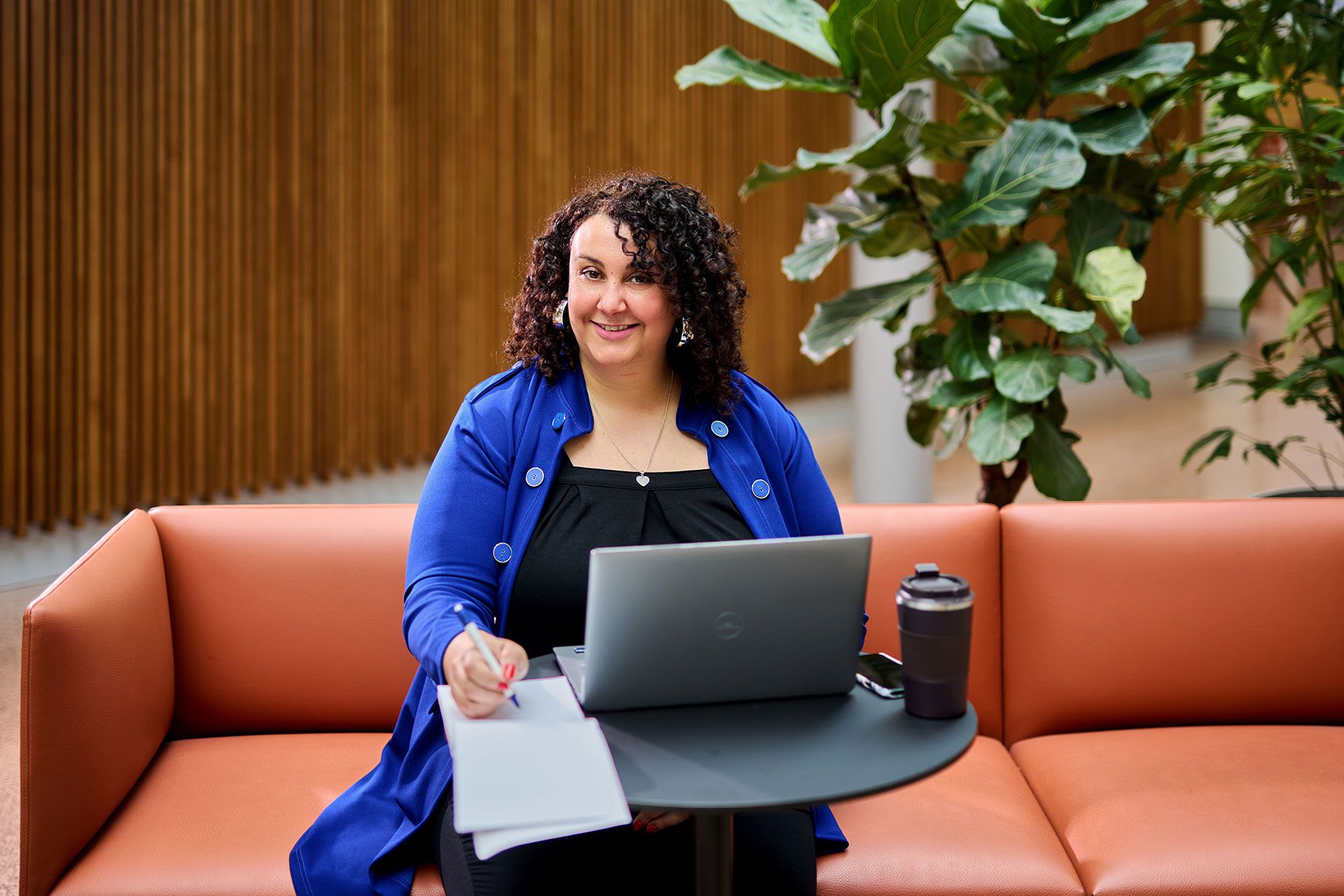 Portret Nadia - Adviseur Corporate Desk bij Corporate Clients Nederland (CCN) van Rabobank