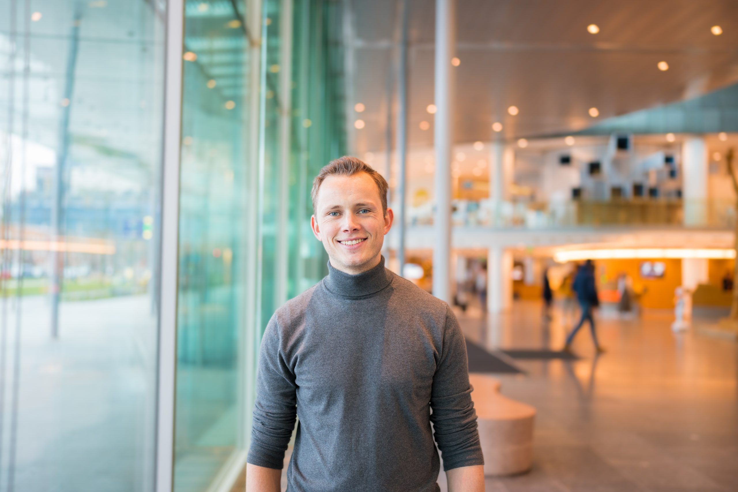 Joris near entrance at Rabobank Croeselaan