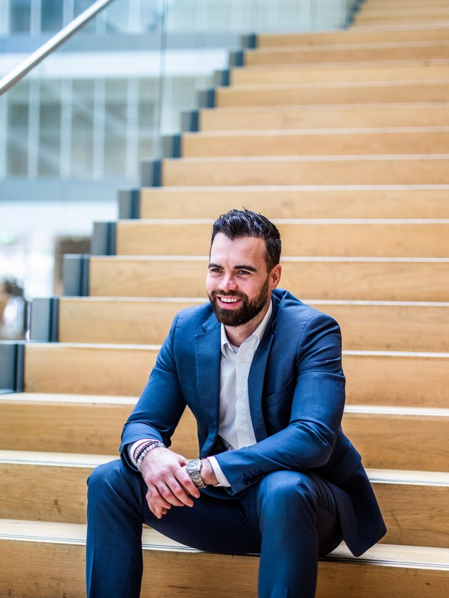 Luuk Veltmans sitting on the stairs