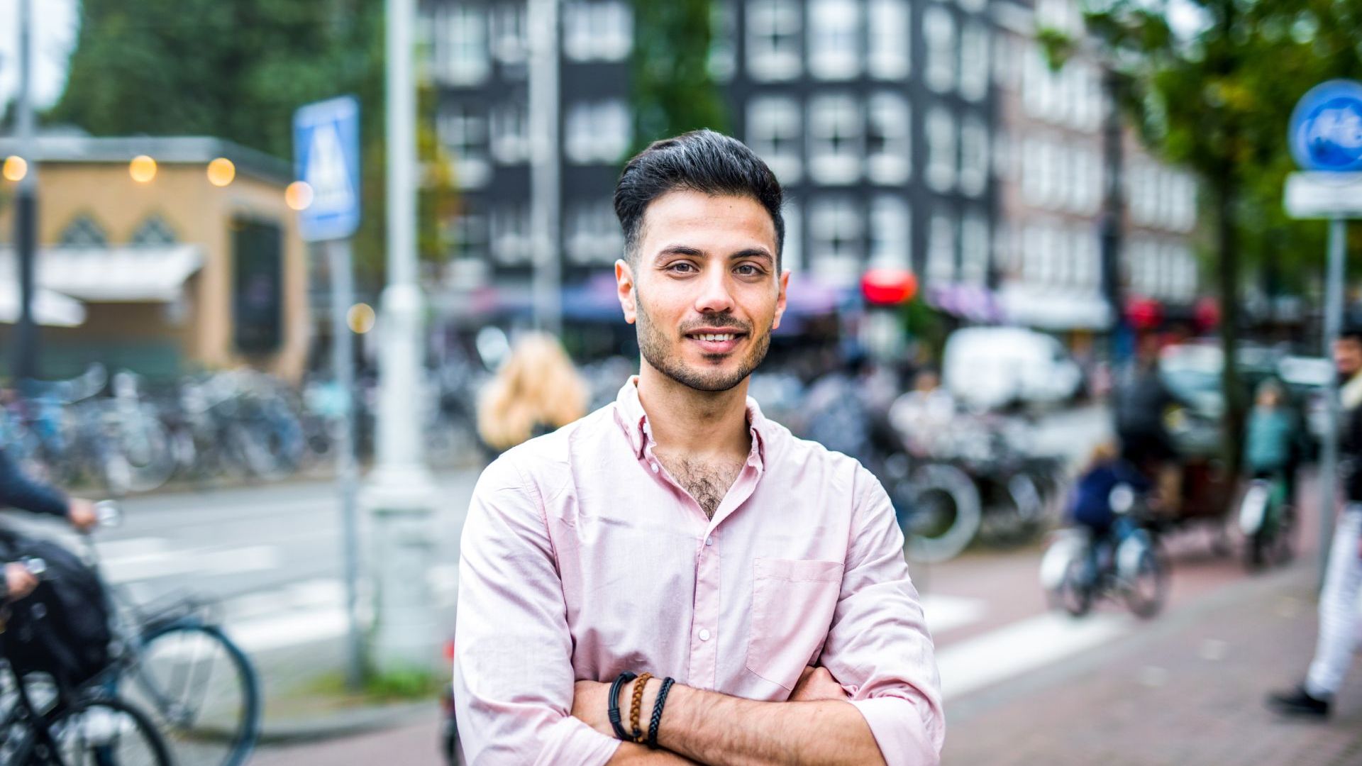 Yaseir Alkhwalda op straat