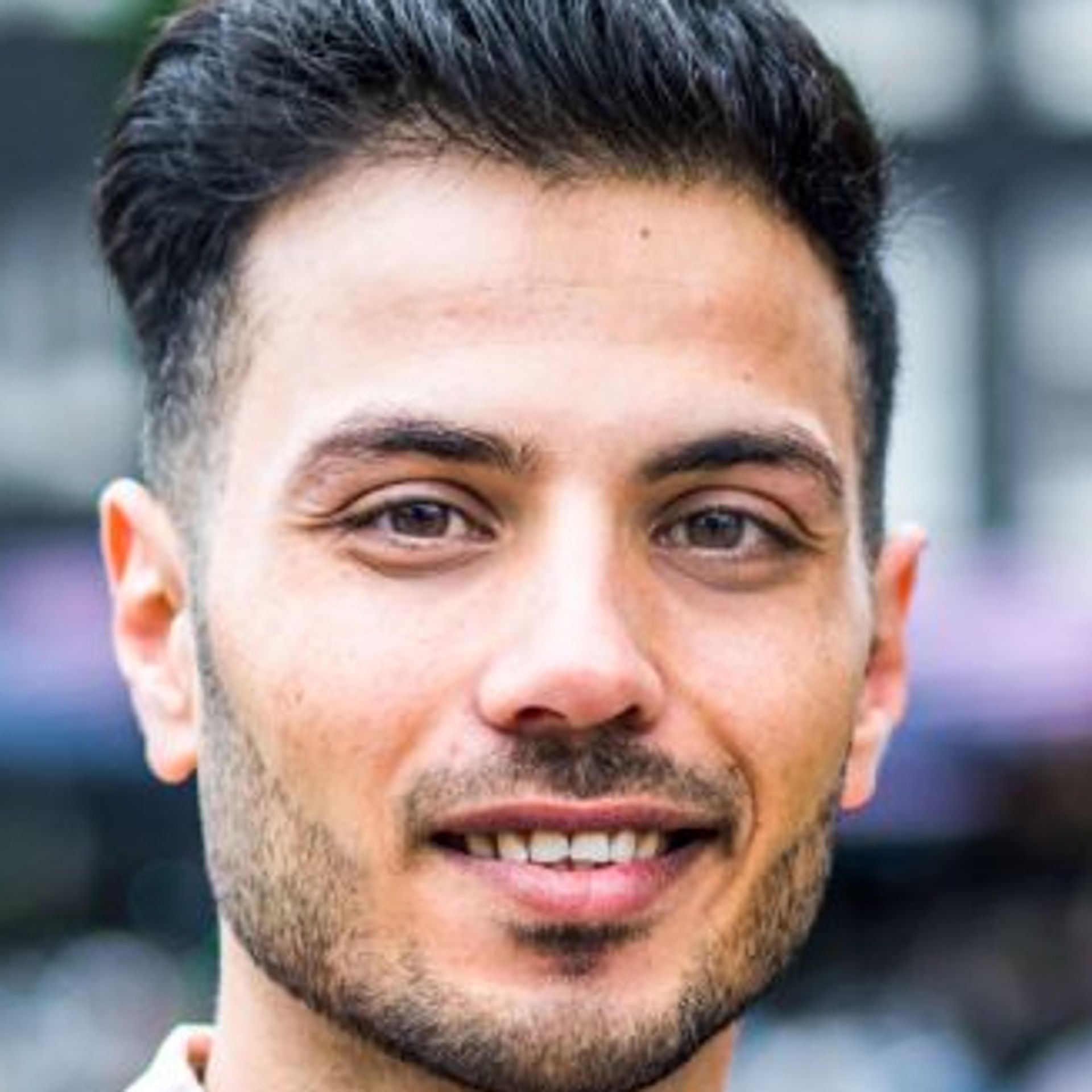 Yaseir Alkhwalda op straat