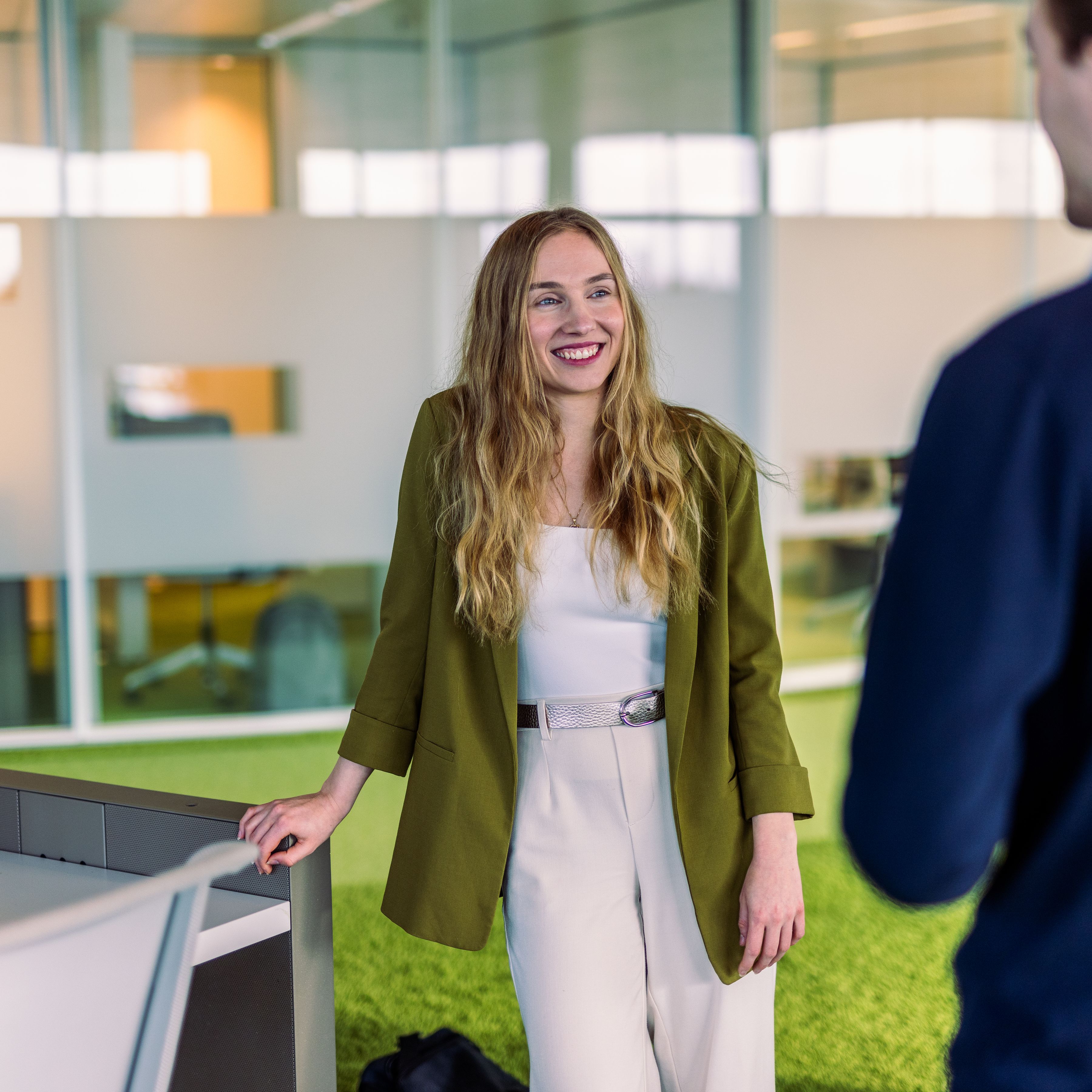 Girl who is talking with a co-worker