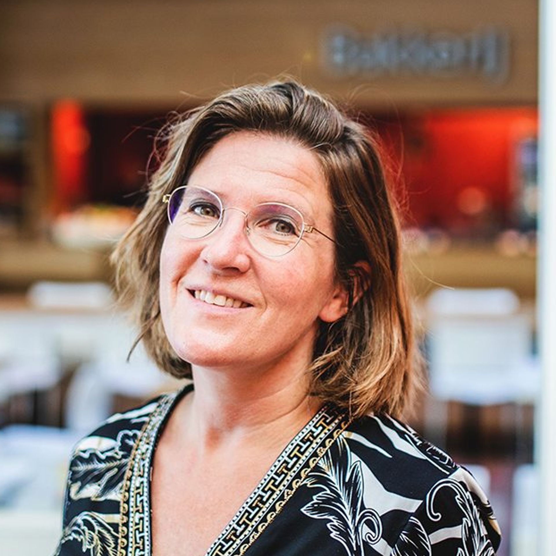 Vrouw poseert