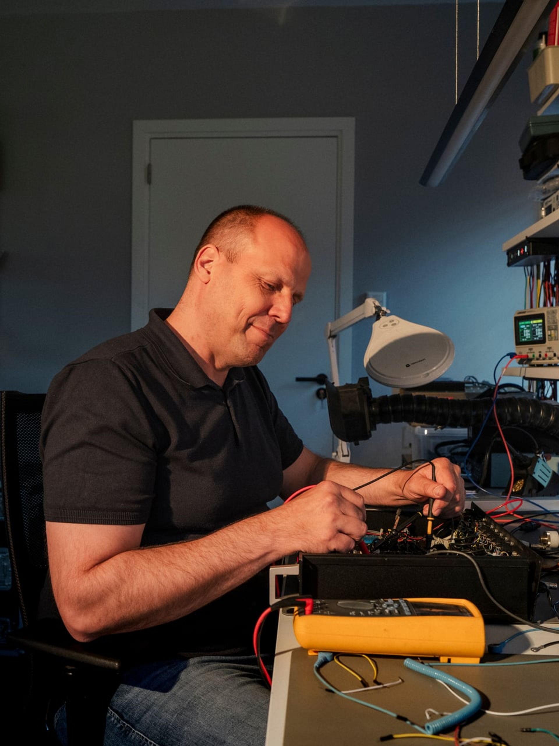 Sybren in his Homelab