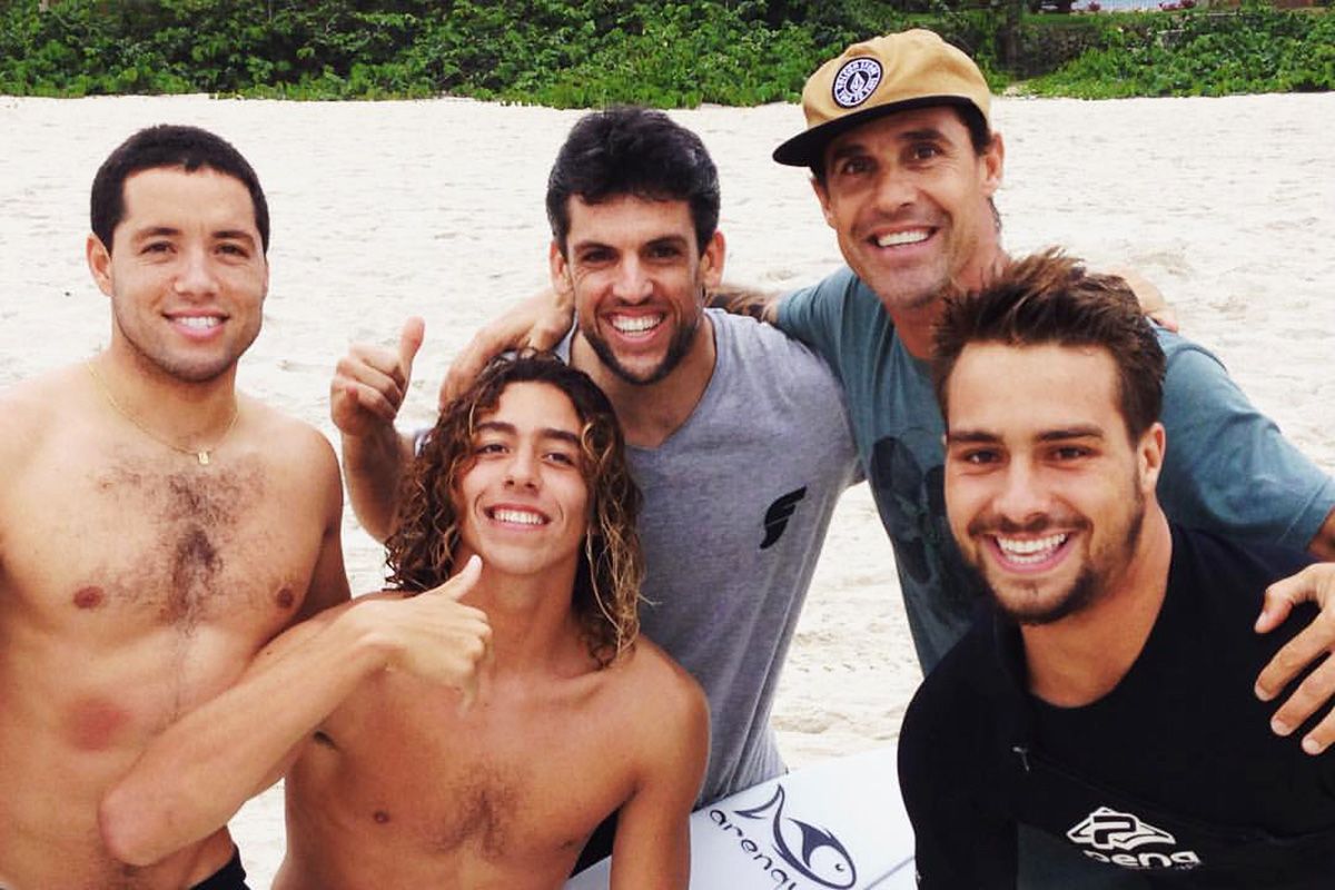 Pacific Surf Schoolは、世界チャンピオンのLeandro Doraの指導の下で排他的なAprimoresurf認定を実現しています