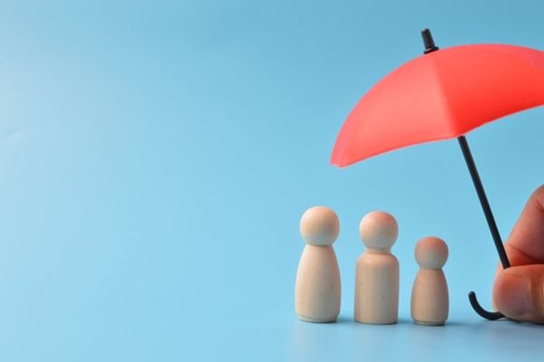 Pros and Cons of Umbrella Insurance