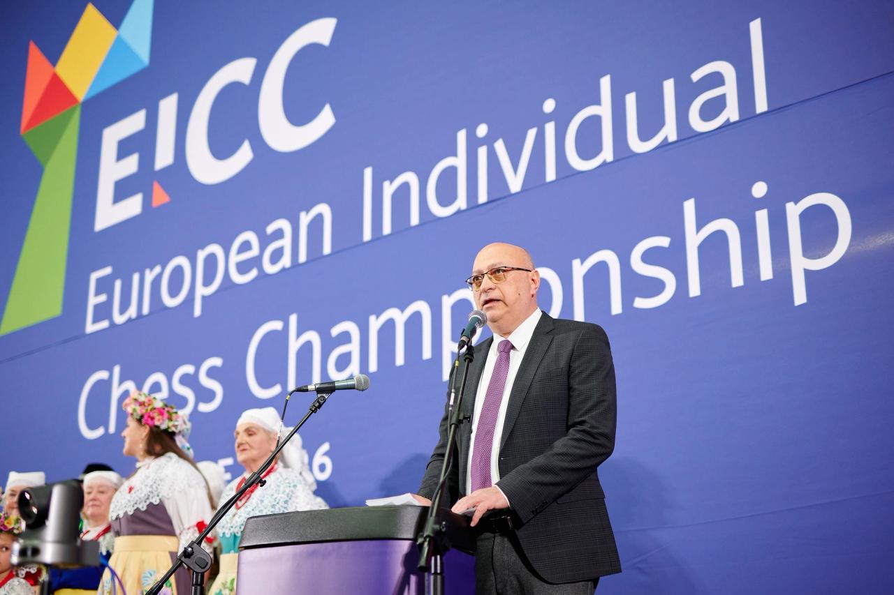 ECU-president Zurab Azmaiparashvili op het European Individual Chess Championship 2026 in Katowice. Foto: Rafal Oleksiewicz/European Chess Union.